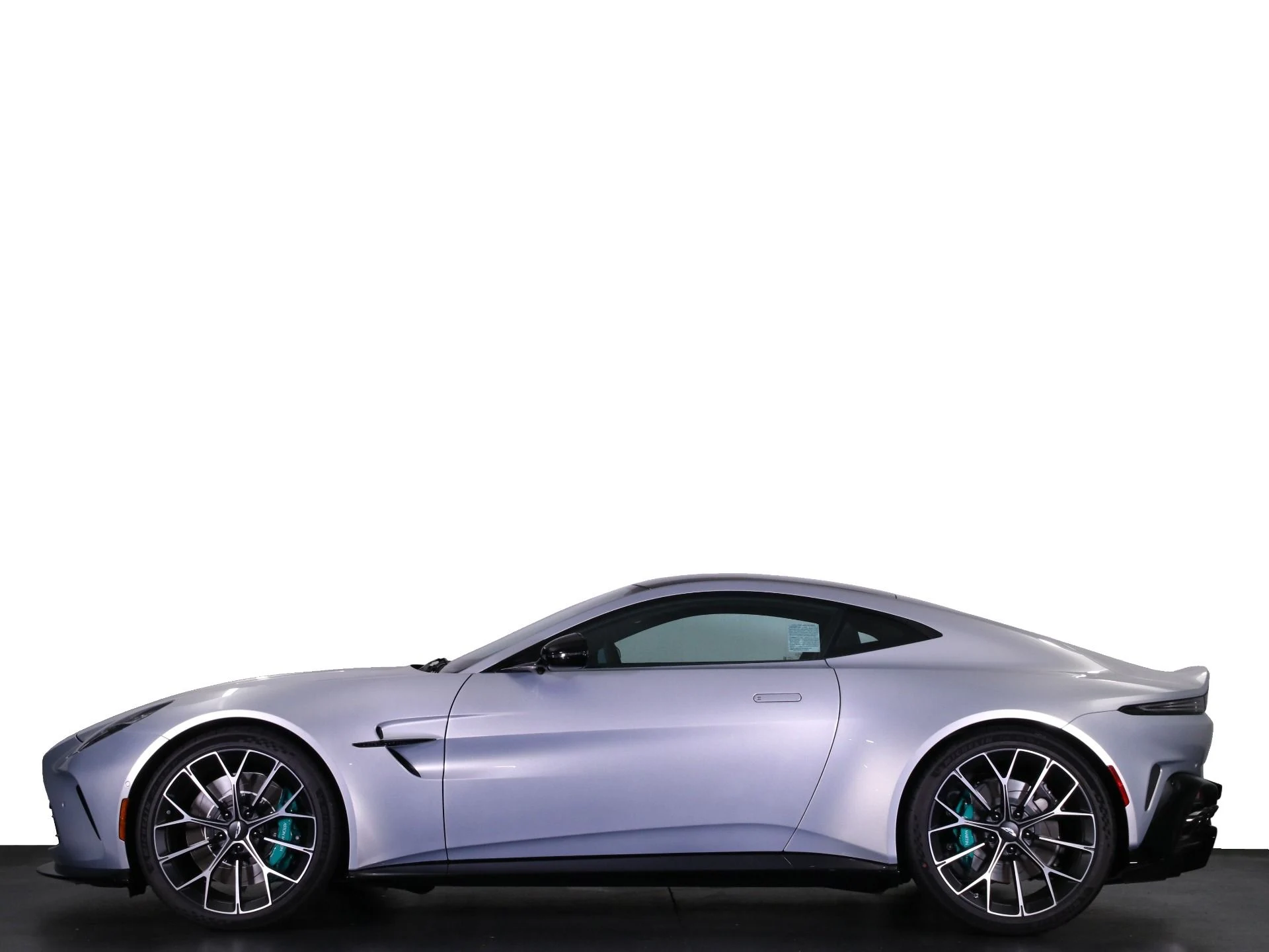 mph029_1778268298_New_2025_Aston_Martin_Vantage_1758482523_2d9da73c60