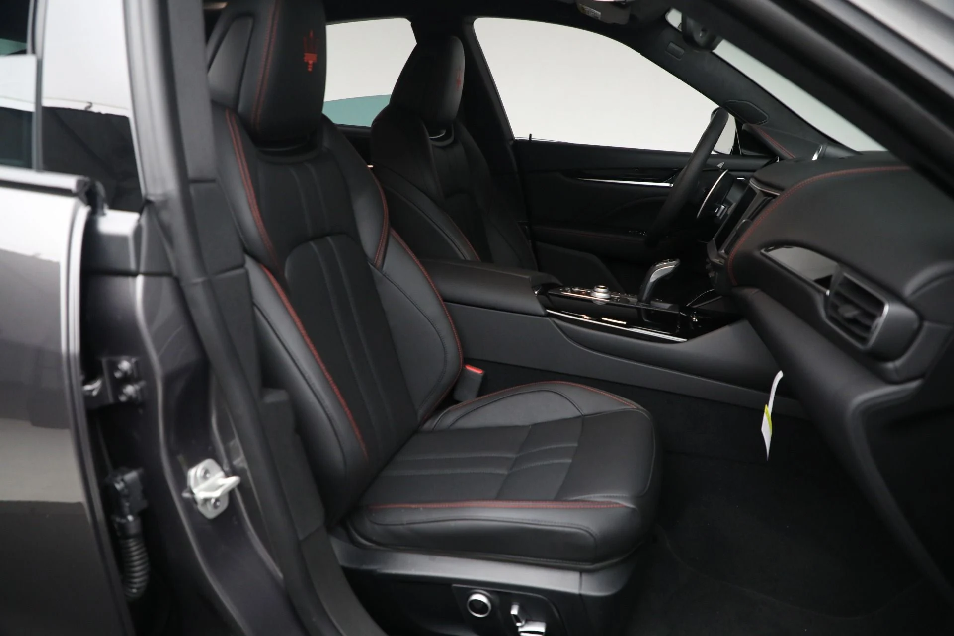 mph029_1781646325_New_2024_Maserati_Levante_Modena_Ultima_fd76eceef3