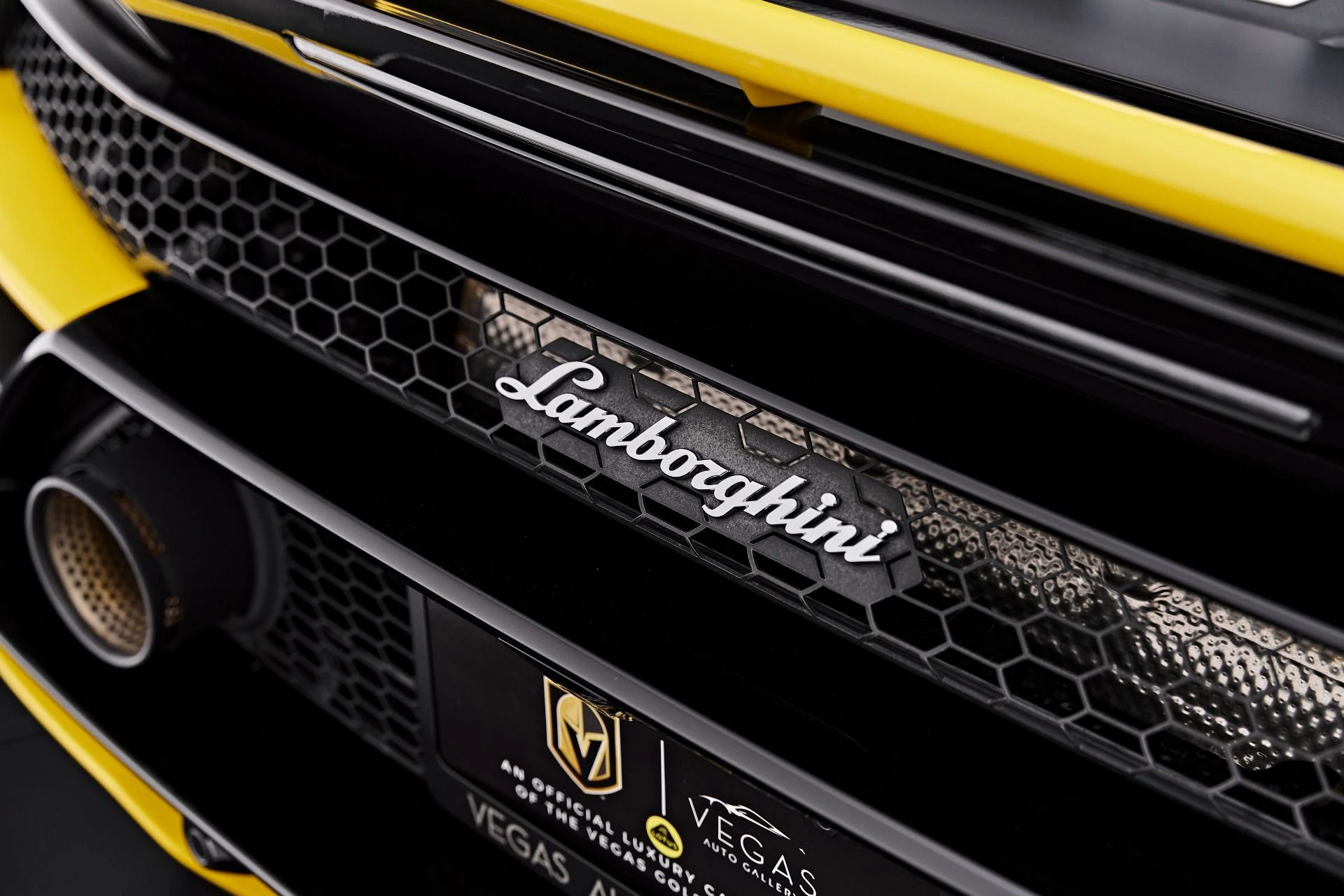 mph029_1787000546_Used_2022_Lamborghini_Huracan_EVO_Base_1787357840_c1c3bb6f7b