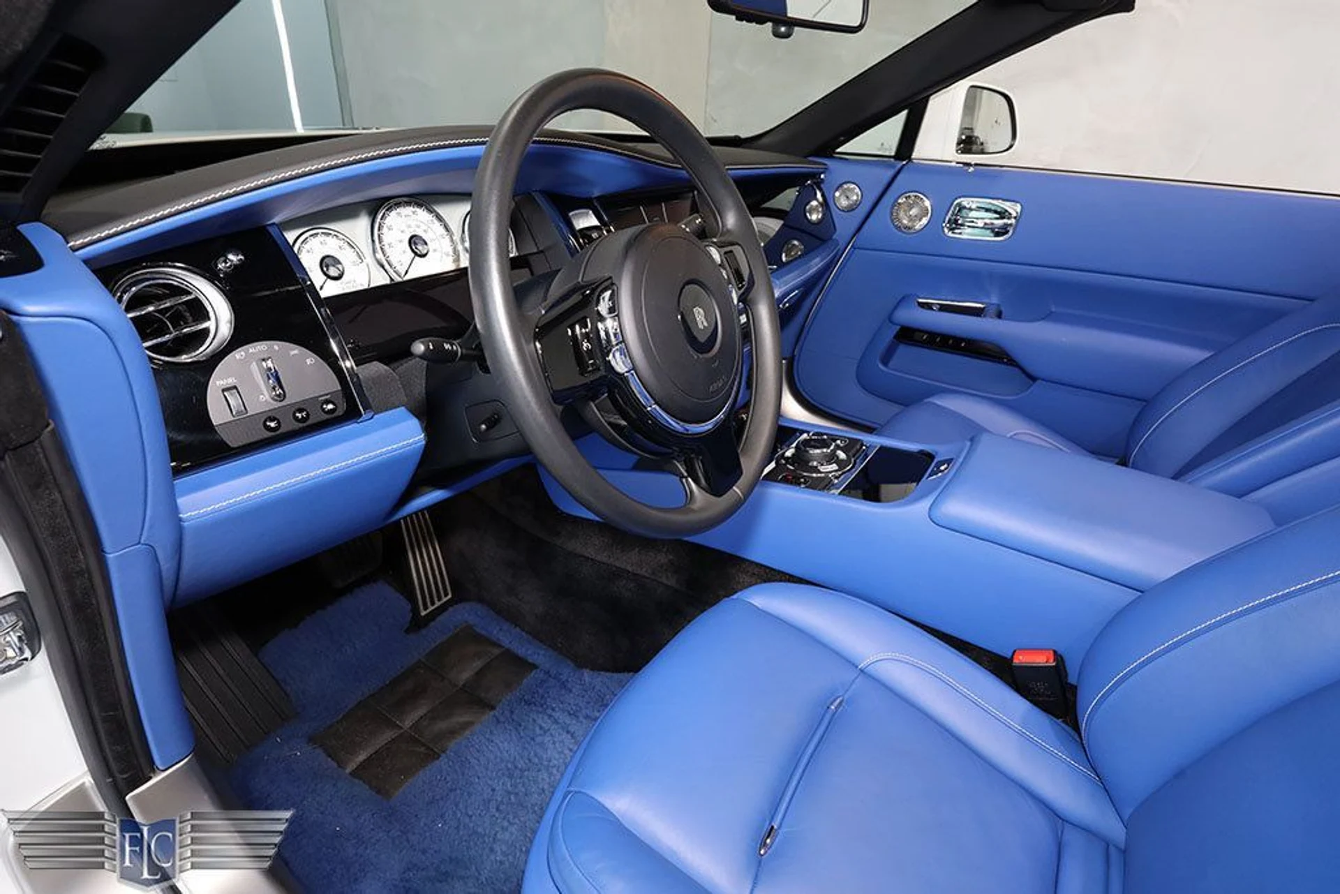 mph029_1787941075_used_2020_rolls_royce_dawn_convertible_9689_22662057_30_1024_1d6820983c