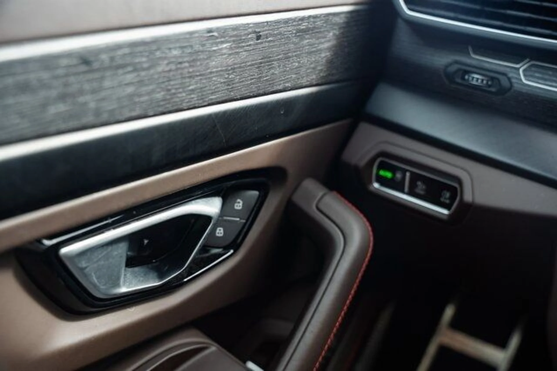 mph029_1796426049_c3981d3557f1b39cd52985b692b20146_5b22df918f