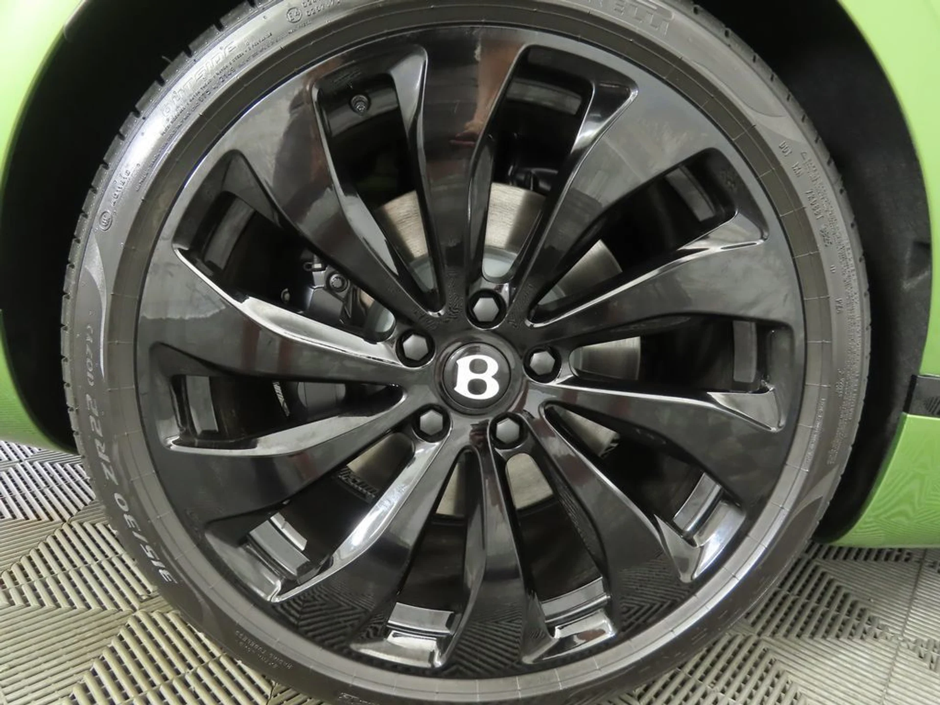 mph029_1800643235_new_2025_bentley_continental_gtblackeditioncoupe_8119_22910192_30_1024_82ce5dc9be