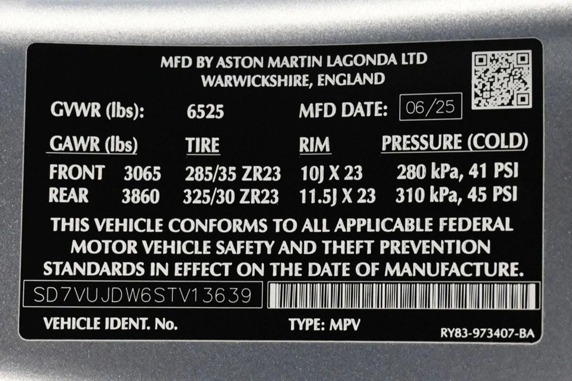 mph029_1811893265_new_2025_aston_martin_dbx_707awd_11350_22901313_29_1024_d60edd7e46