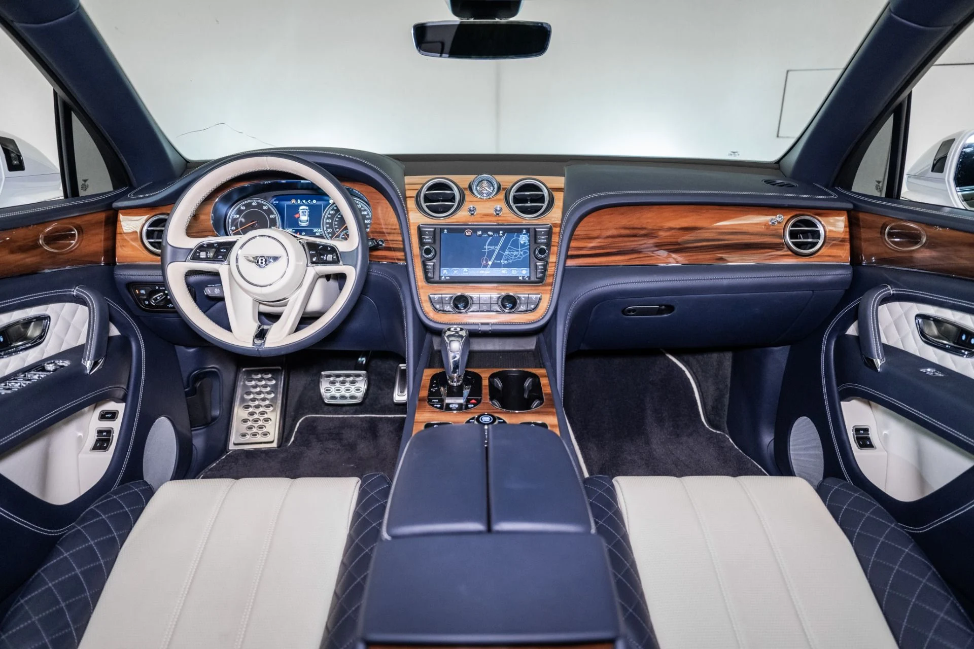 mph029_1816259173_Used_2019_Bentley_Bentayga_V8_1759420865_b3618de7c1