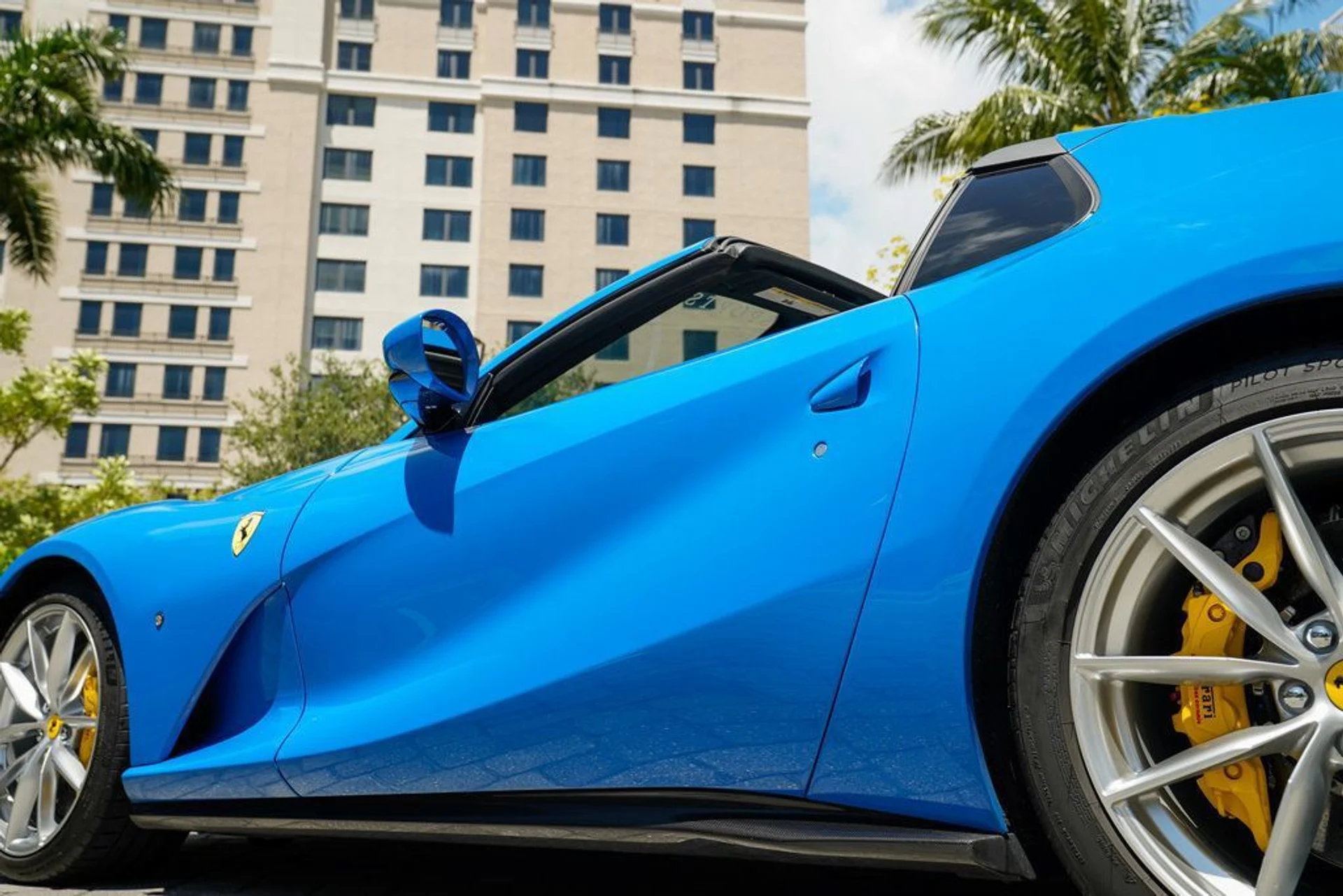 mph029_1816267934_used_2022_ferrari_812_gts_convertible_14354_22898644_30_1024_18b6fdf487