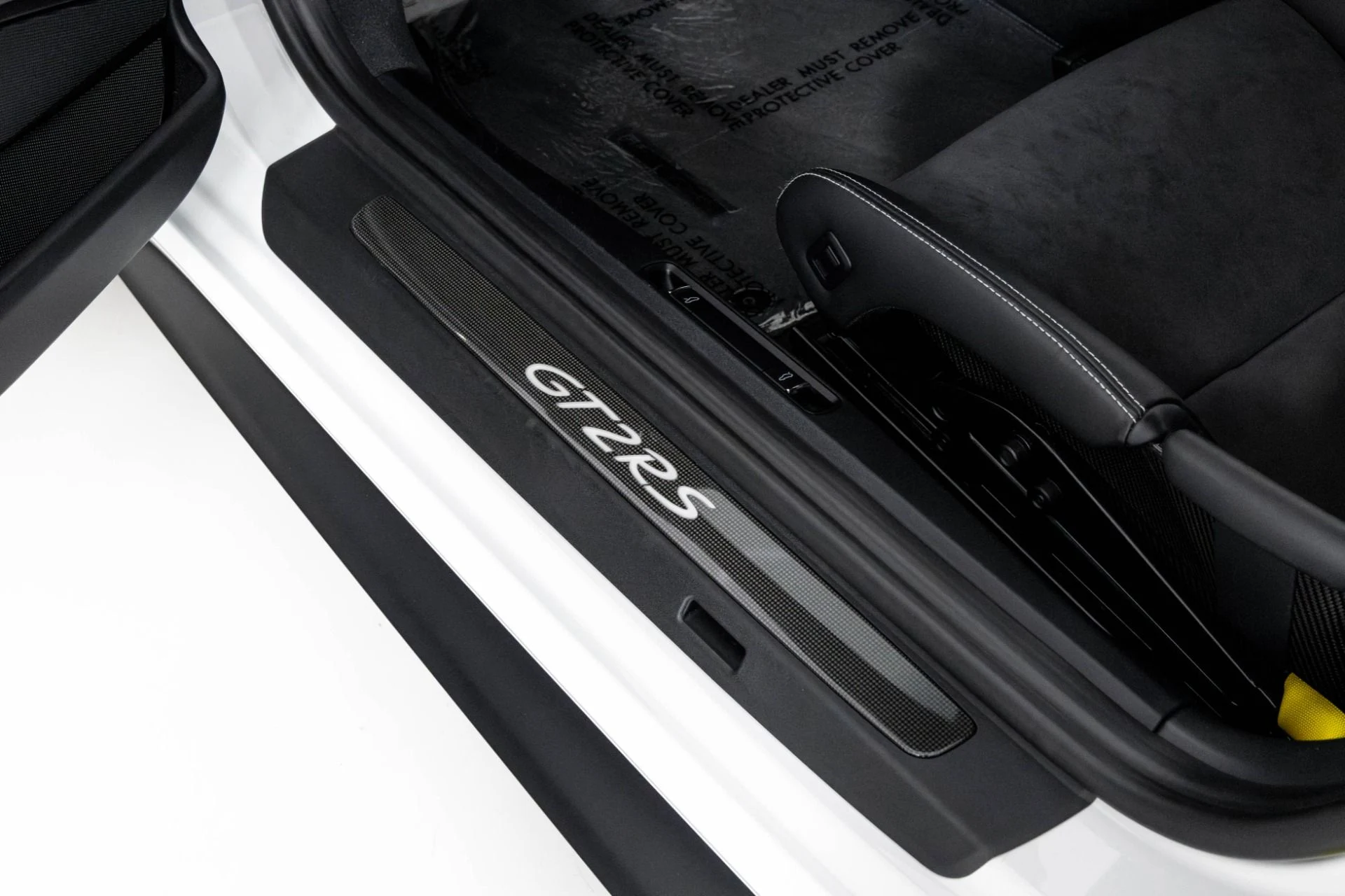 mph029_1819415839_Used_2018_Porsche_911_GT_2_RS_1762386673_c53f23f539