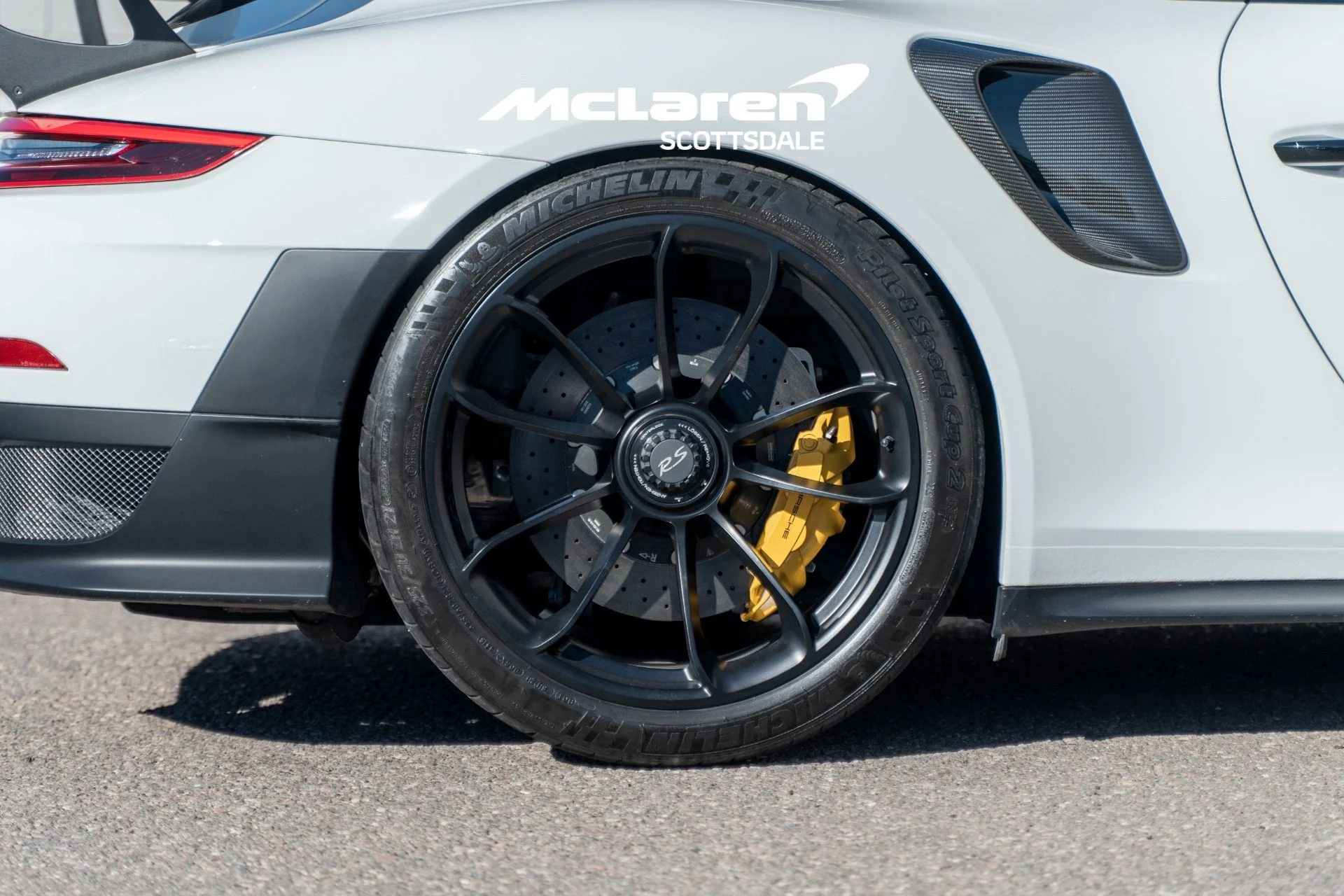 mph029_182256641_Used_2019_PORSCHE_911_GT_2_RS_1765680501_8113dbdf7b