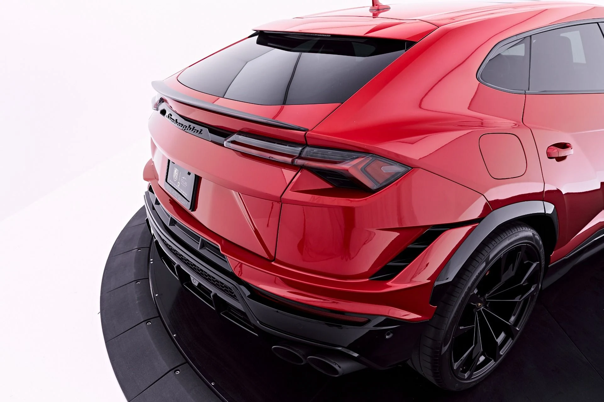 mph029_1832903722_Used_2023_Lamborghini_Urus_S_1781910666_b4f02a3e17