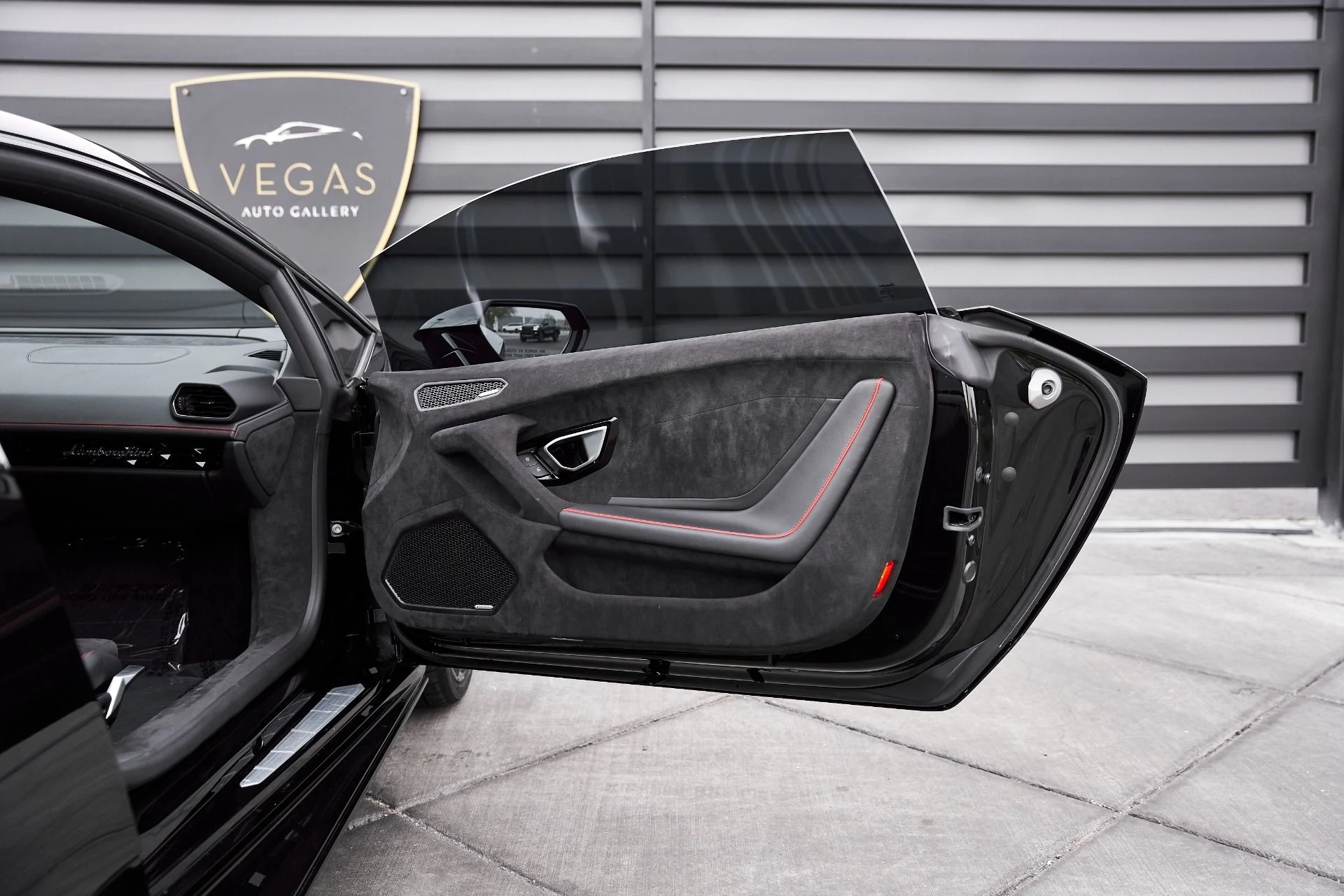 mph029_1868957394_Used_2023_Lamborghini_Huracan_Tecnica_Base_1766269034_7a6a31ce82