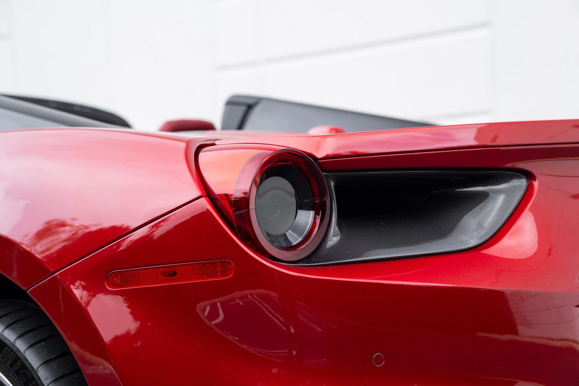 mph029_1871062732_Used_2019_Ferrari_488_Spider_1775191642_e9047dc54a