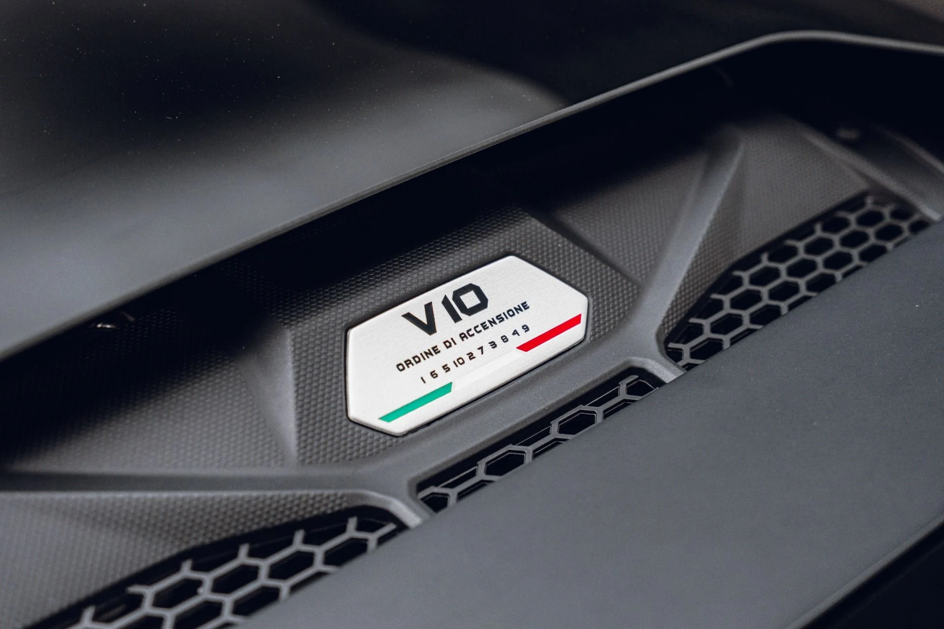 mph029_1871260736_Used_2021_Lamborghini_Huracan_EVO_1782507542_955e54e1f8