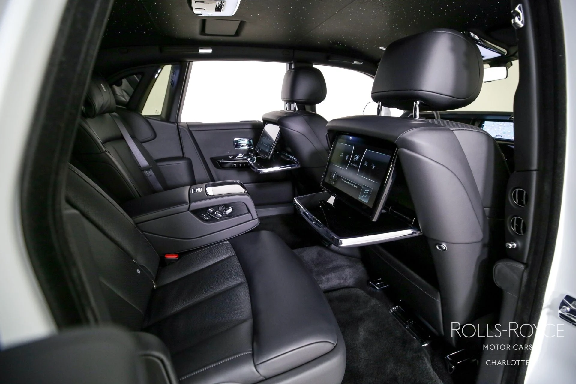 mph029_1873713413_Used_2023_Rolls_Royce_Phantom_1726254604_975181ef85