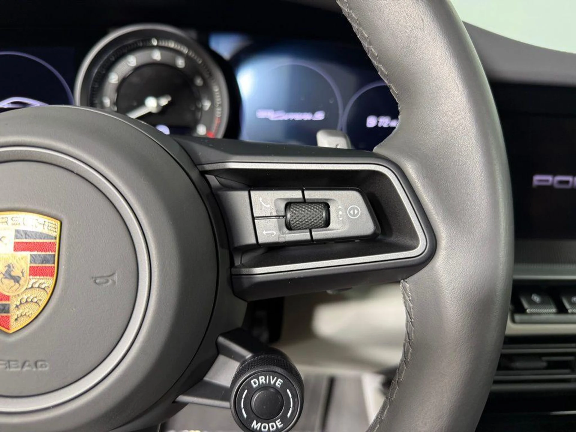 mph029_1877823401_z_FA_In_Ky_V1_FFWJ_D_Uf_Vs_S_dh7_Vo_012f049128