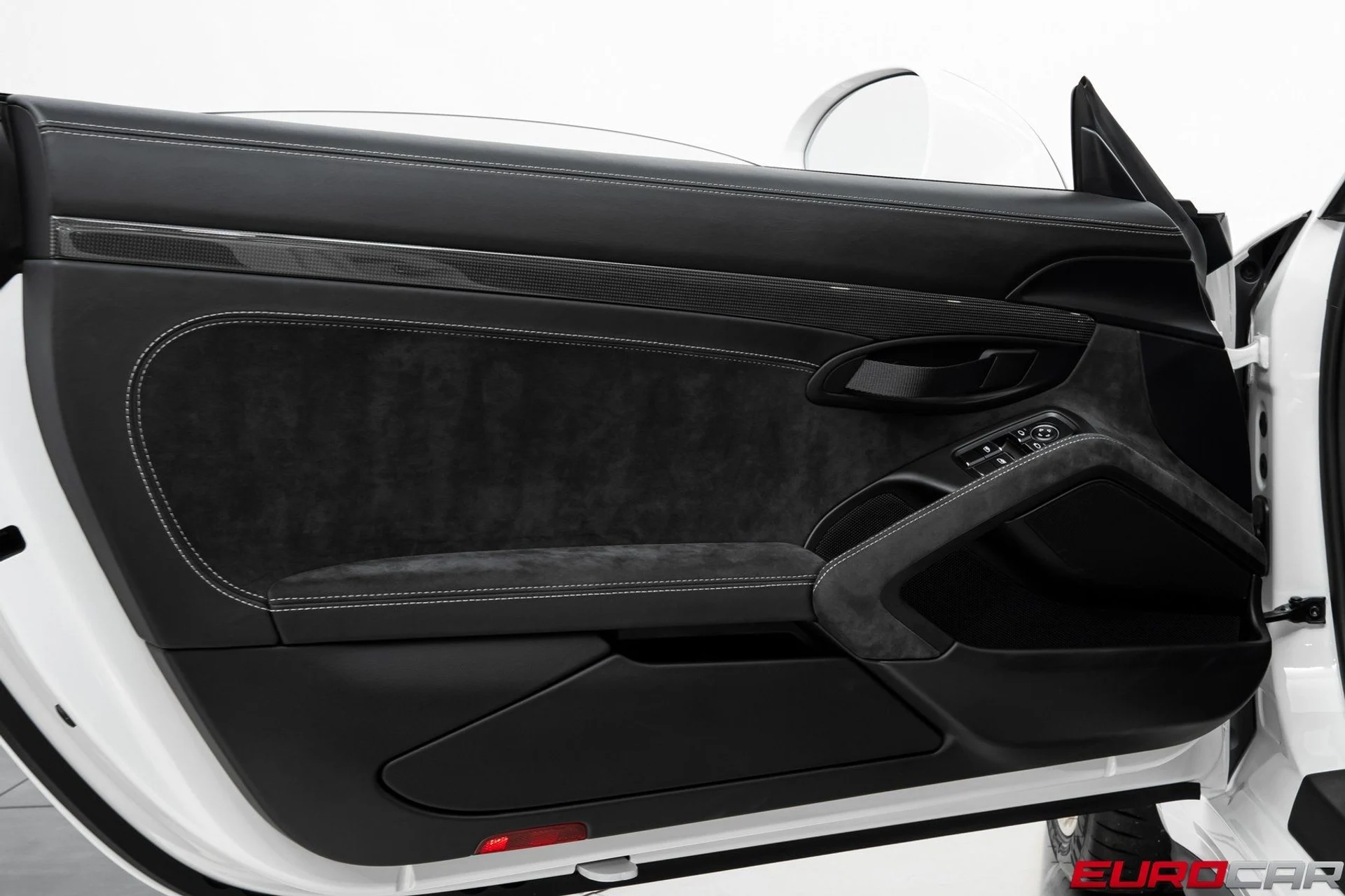 mph029_1880316252_image_30_c4b6ab197e