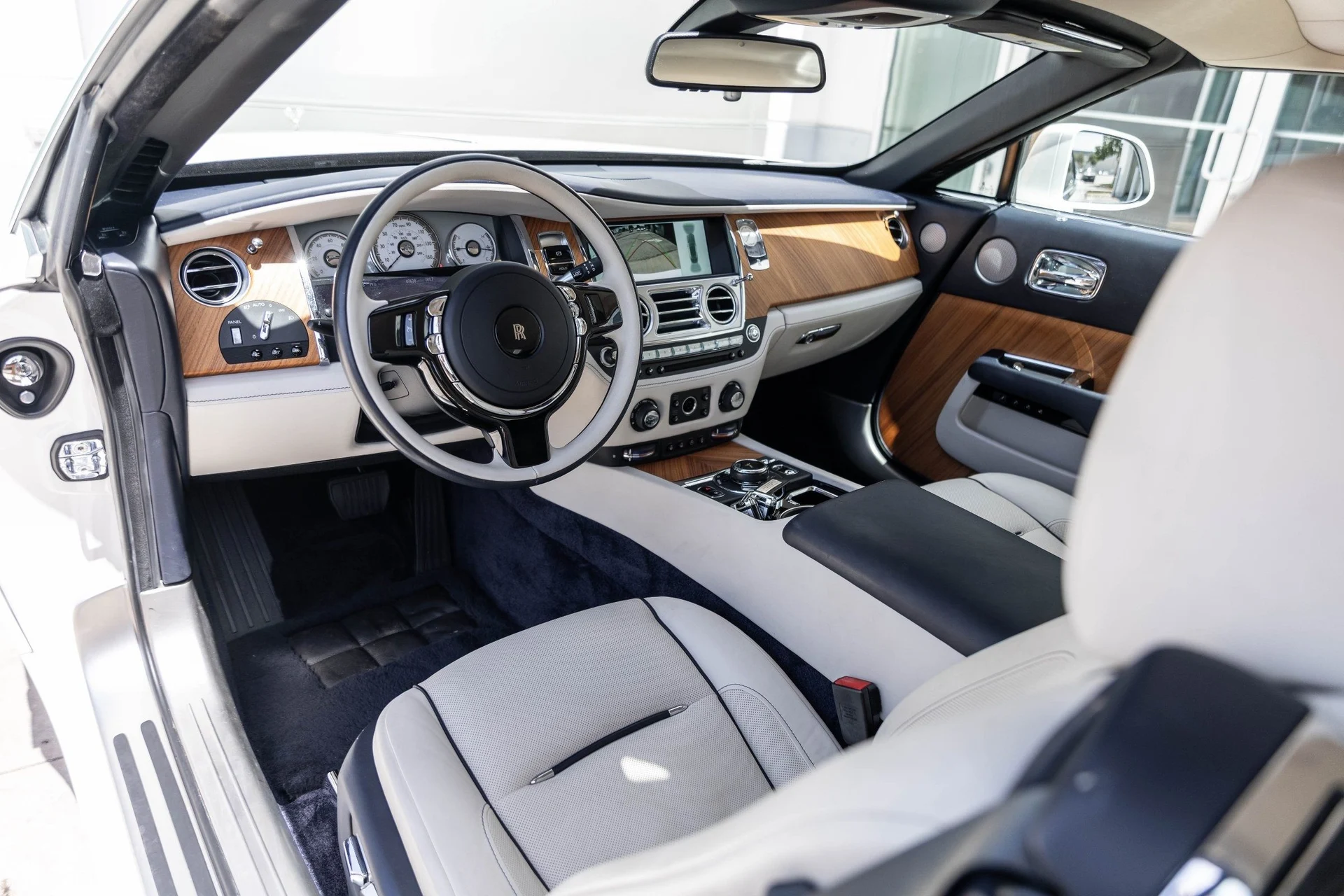 mph029_1896540391_Hi_Tech_Luxury_Imports_LLC_SCA_666_D50_HU_107224_image_29_7c9e82aba0