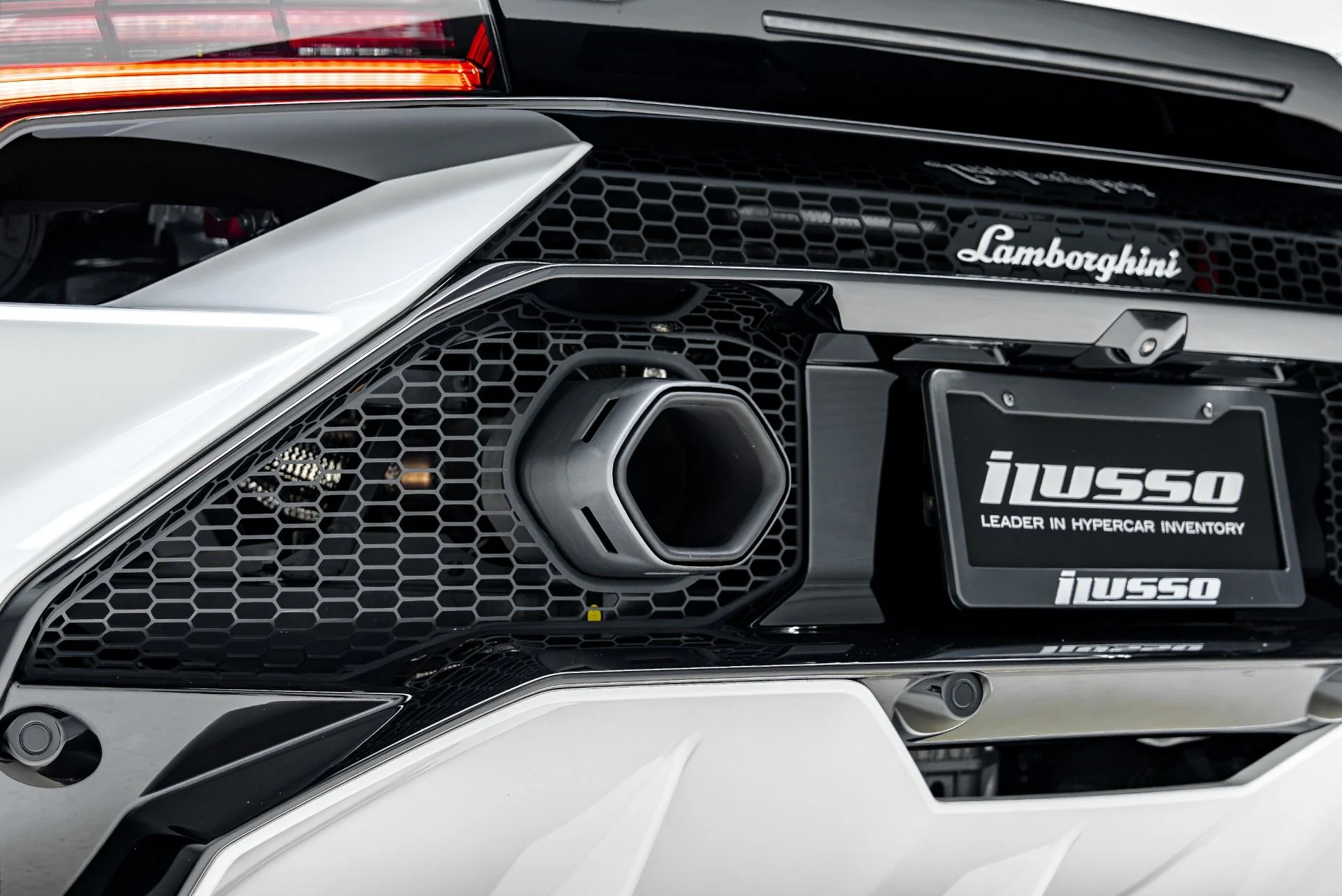 mph029_1911249824_Used_2023_Lamborghini_Huracan_Tecnica_1787597759_9684058cd1