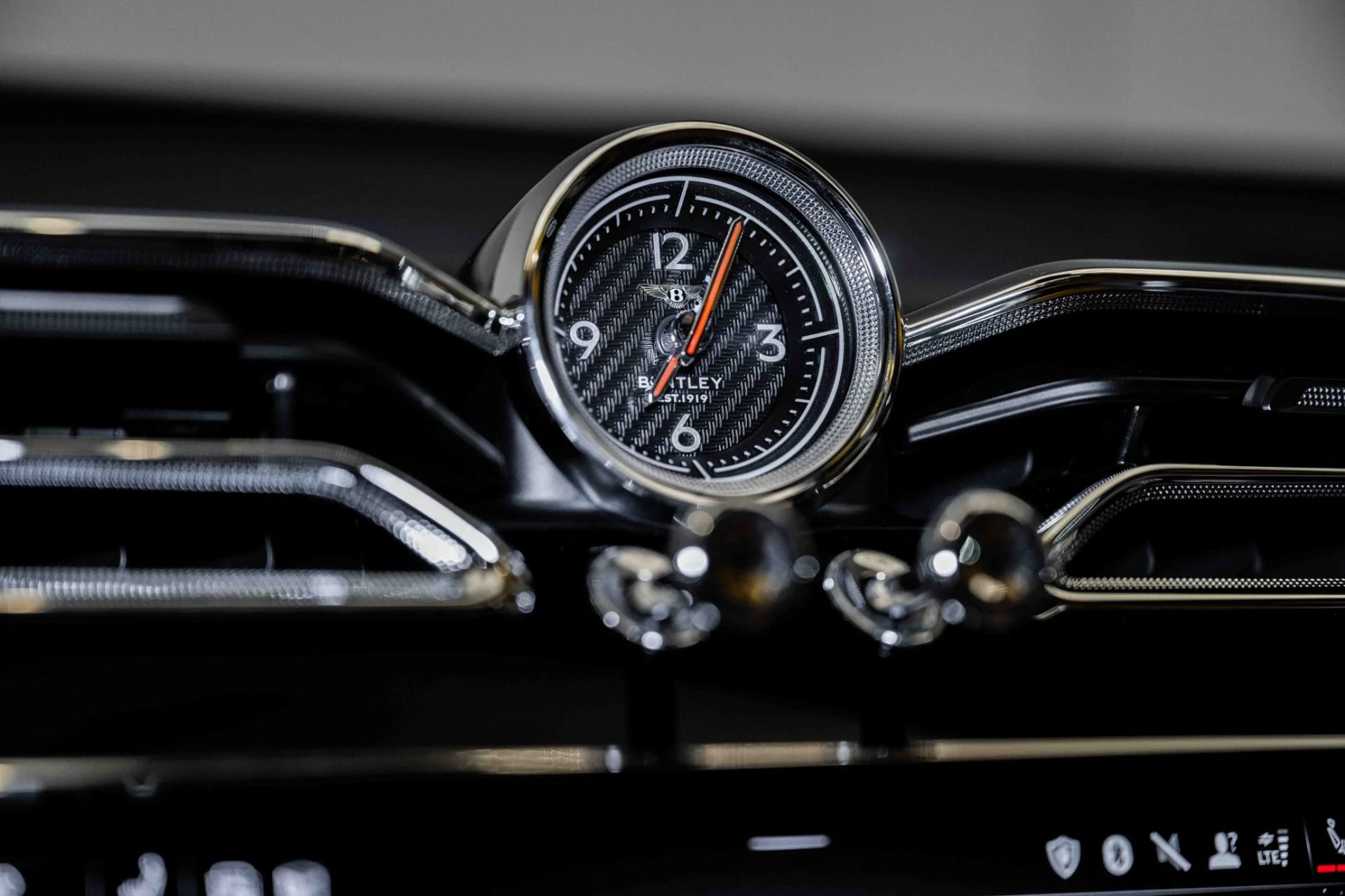 mph029_1915671062_Used_2023_Bentley_Bentayga_S_V8_1698872285_e62deafbcb