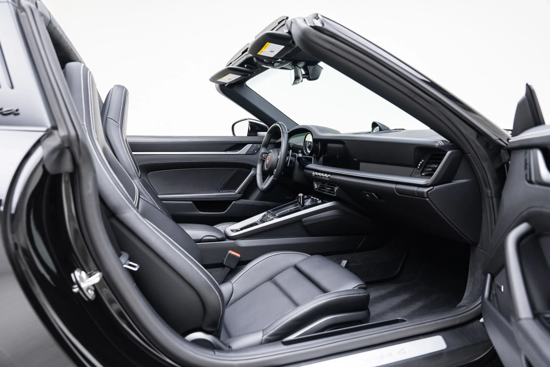 mph029_1954119444_Used_2024_Porsche_911_Targa_4_1767819130_b4bb269253