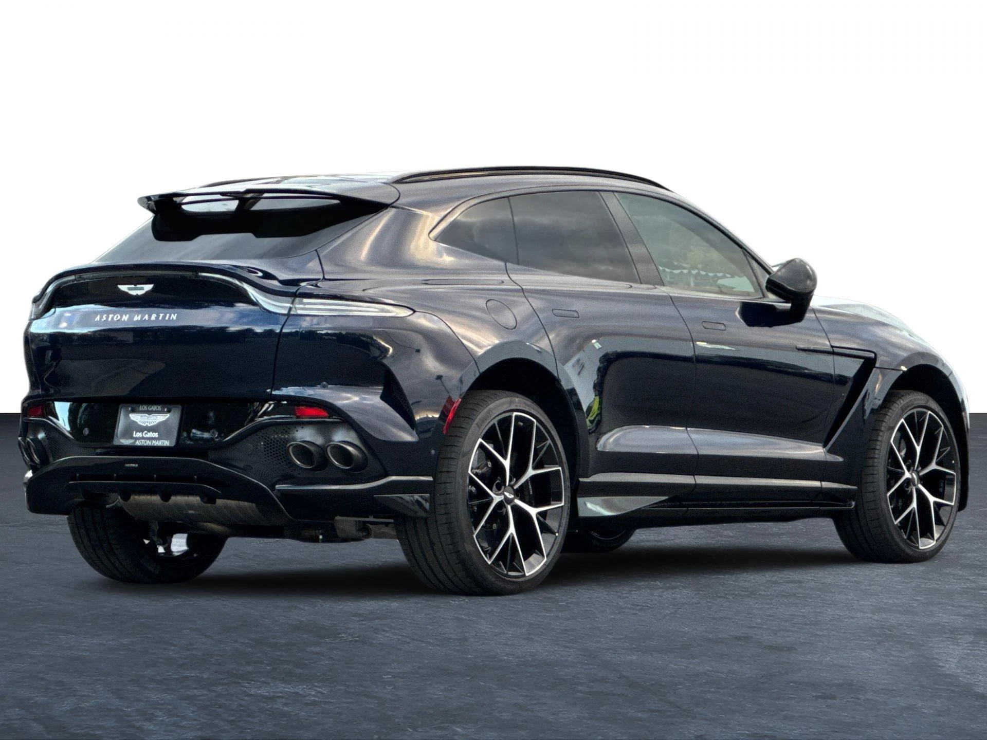mph029_195544274_New_2026_Aston_Martin_DBX_707_1767798697_59b1934da4