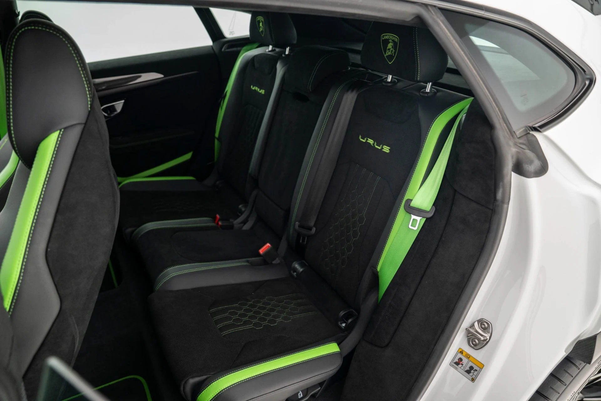 mph029_1961267806_Used_2024_Lamborghini_Urus_Performante_1775674456_17a3883781