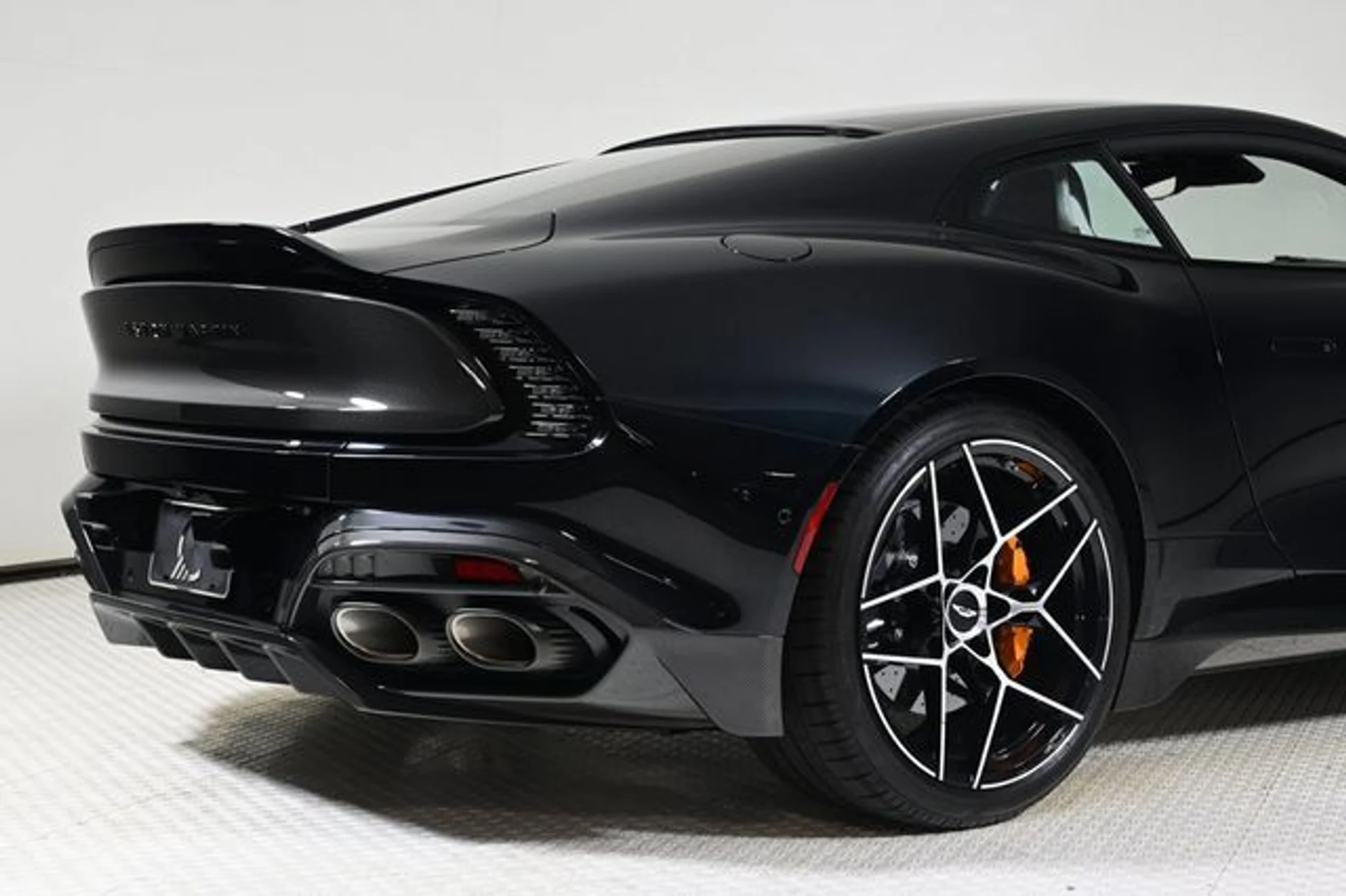 mph029_196990106_new_2025_aston_martin_vanquish_coupe_11350_22854857_29_640_b9a3d160be