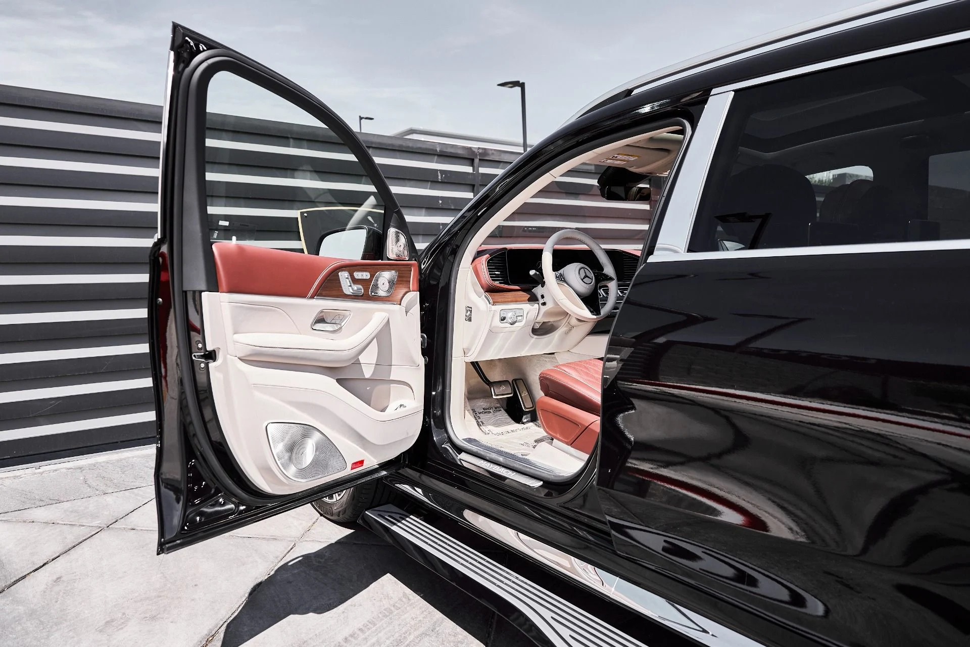 mph029_1977918568_Used_2026_Mercedes_Benz_GLS_Maybach_GLS_600_1776732777_4557c784f8