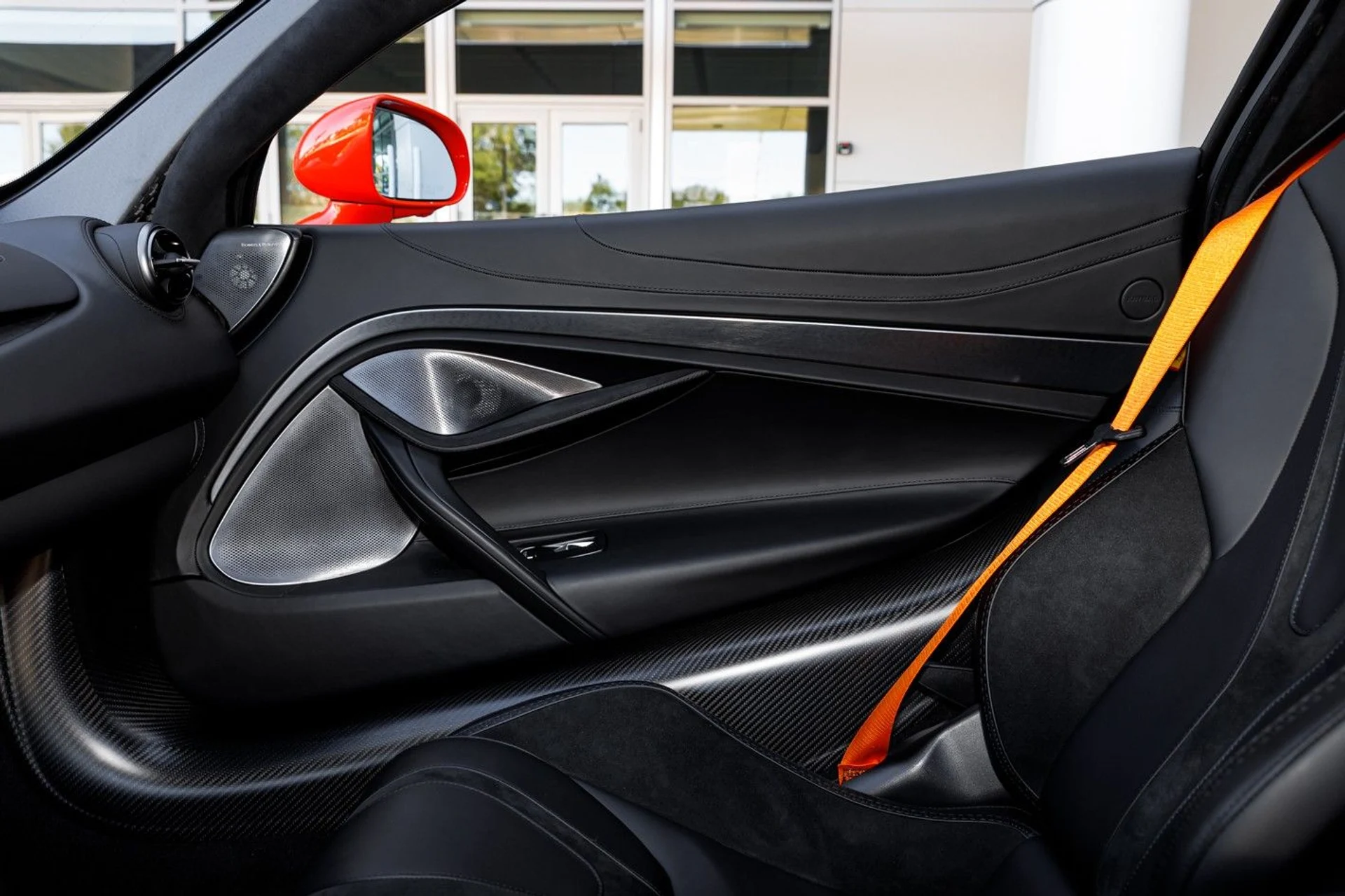 mph029_1984409399_618_p30_l_e227130f06