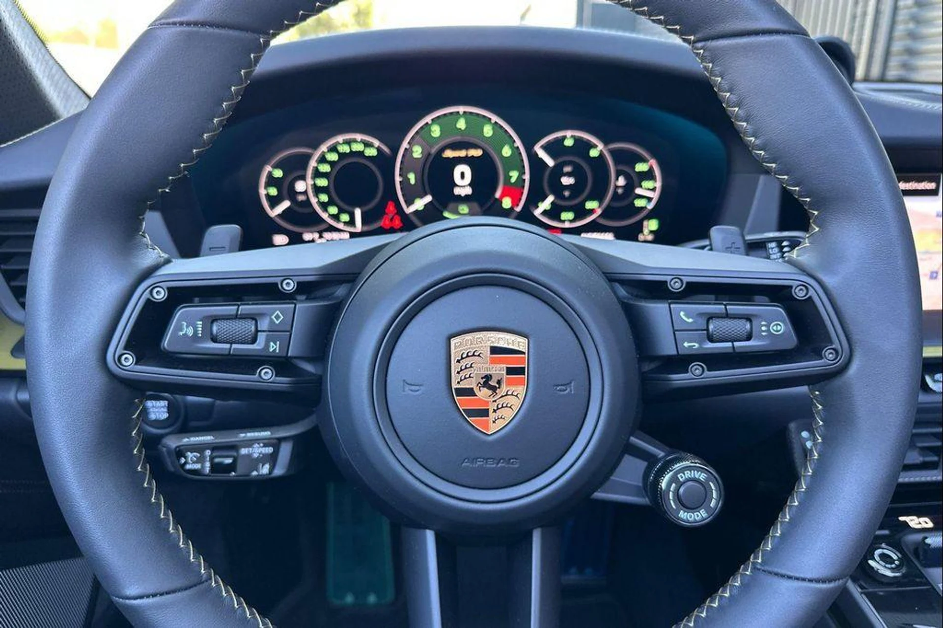 mph029_1985835422_R6_Ye_Ot6u_v_DZT_r2_D_V_Cz_Tz_Uz_ME_aa10758b24