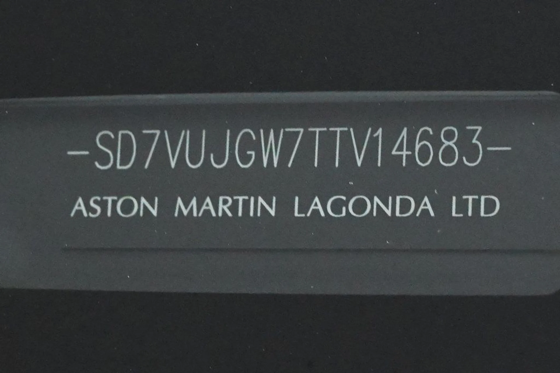 mph029_1992487204_new_2026_aston_martin_dbx_sawd_11350_23000820_30_1024_8d8feb42eb