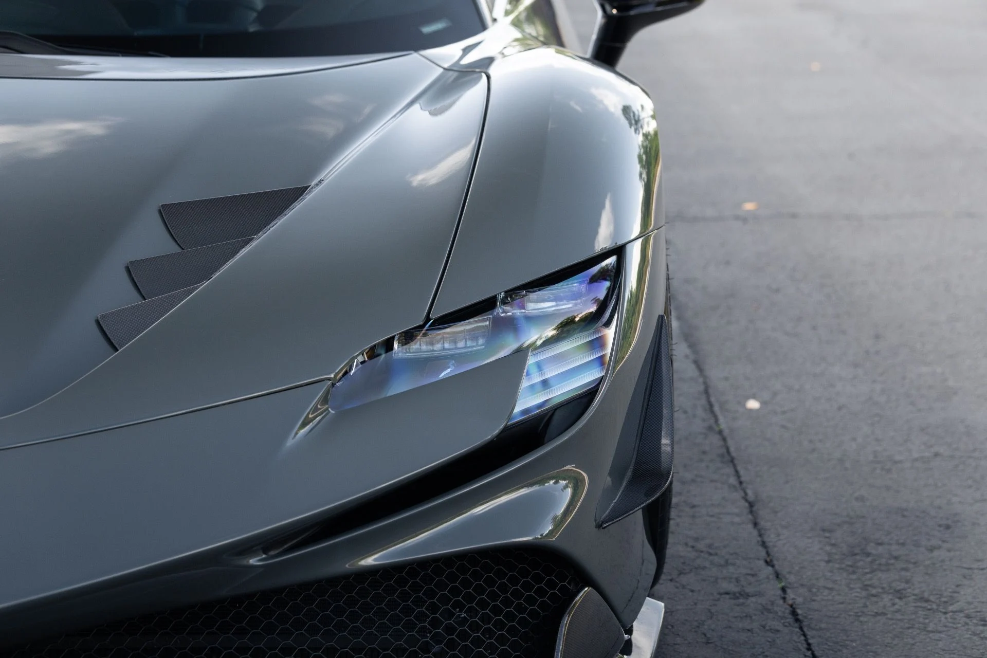 mph029_2005174610_Used_2022_Ferrari_SF_90_Stradale_1772648801_a45c02ebbc