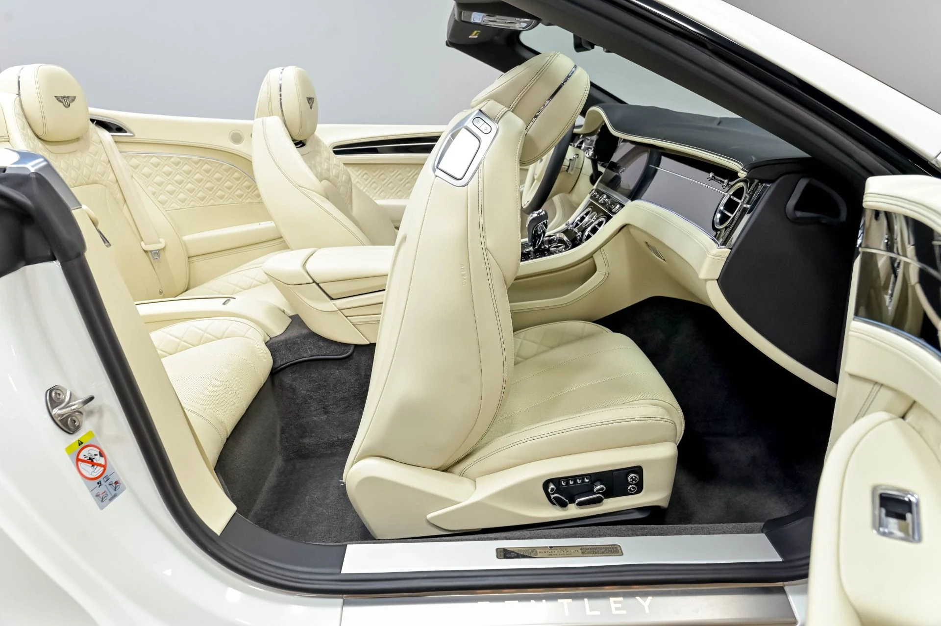 mph029_2006055635_Used_2020_Bentley_Continental_GT_V8_1780589697_cf17ad9e8e