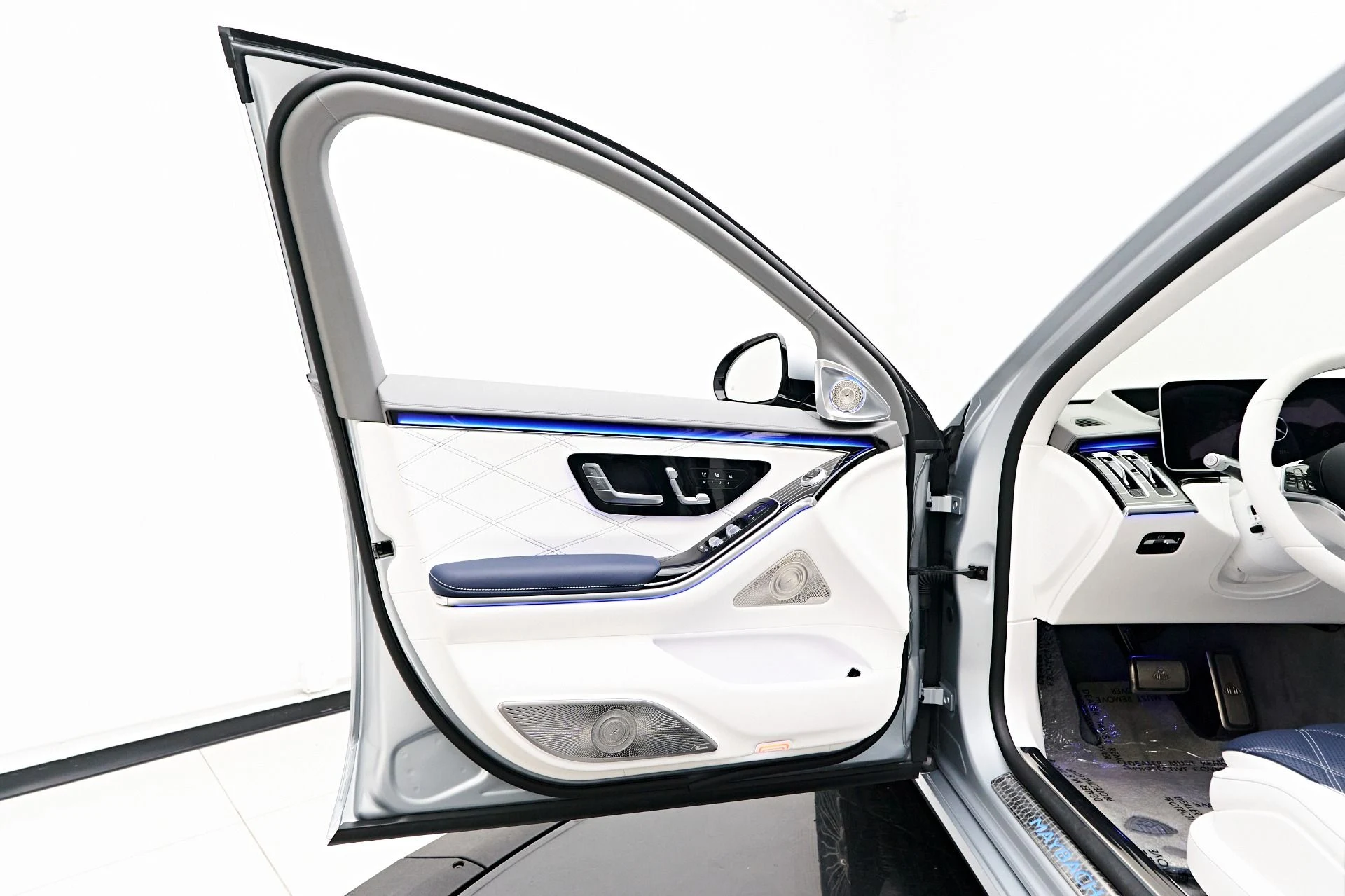 mph029_2010878163_Used_2024_Mercedes_Benz_S_Class_Maybach_S_680_1729209539_deb678f325