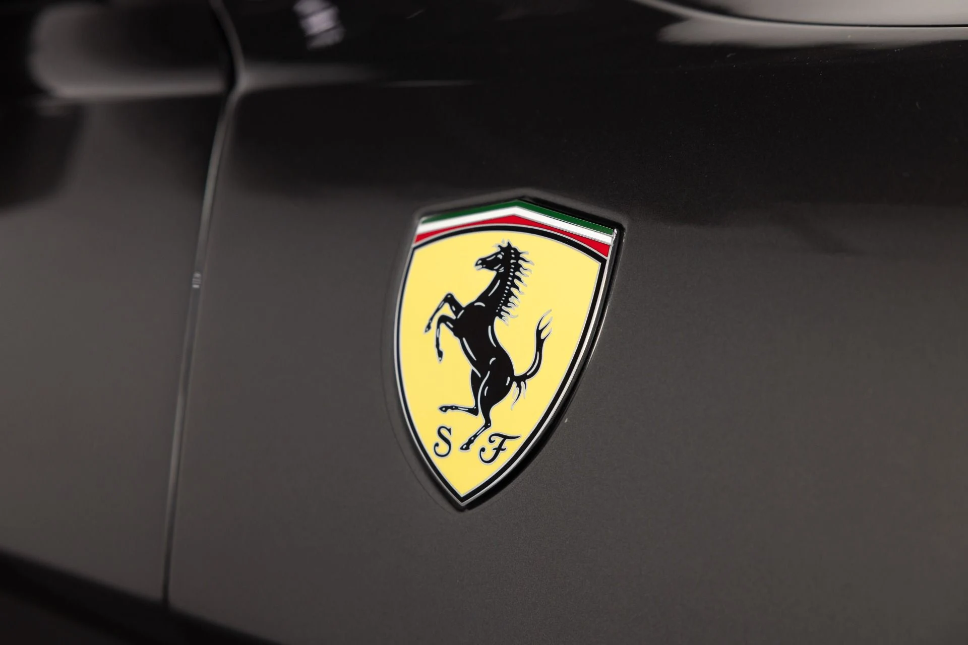 mph029_2016403848_Used_2019_Ferrari_Portofino_1784318320_9e39487e93
