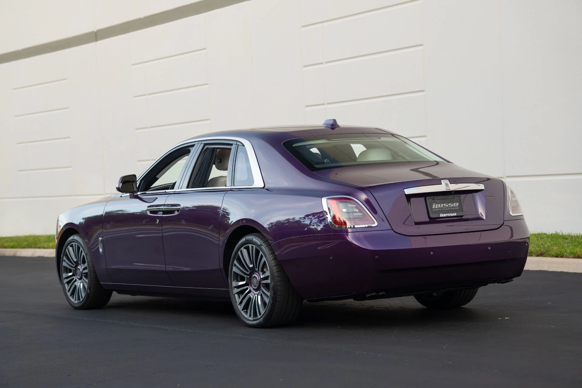 mph029_202534594_Used_2021_Rolls_Royce_Ghost_1762913749_f1fa715ac4