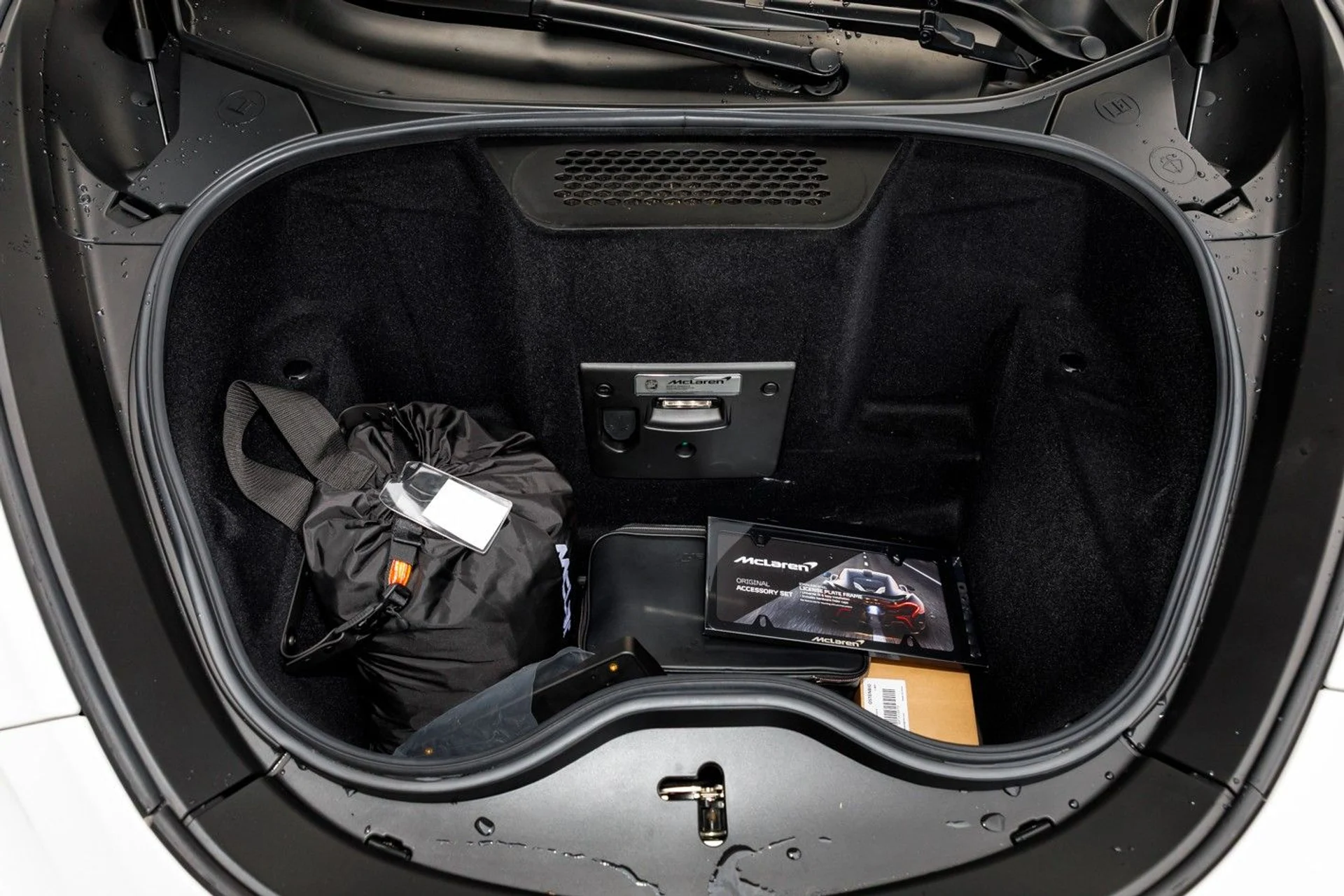 mph029_2032697705_631_p30_l_ef62506b23