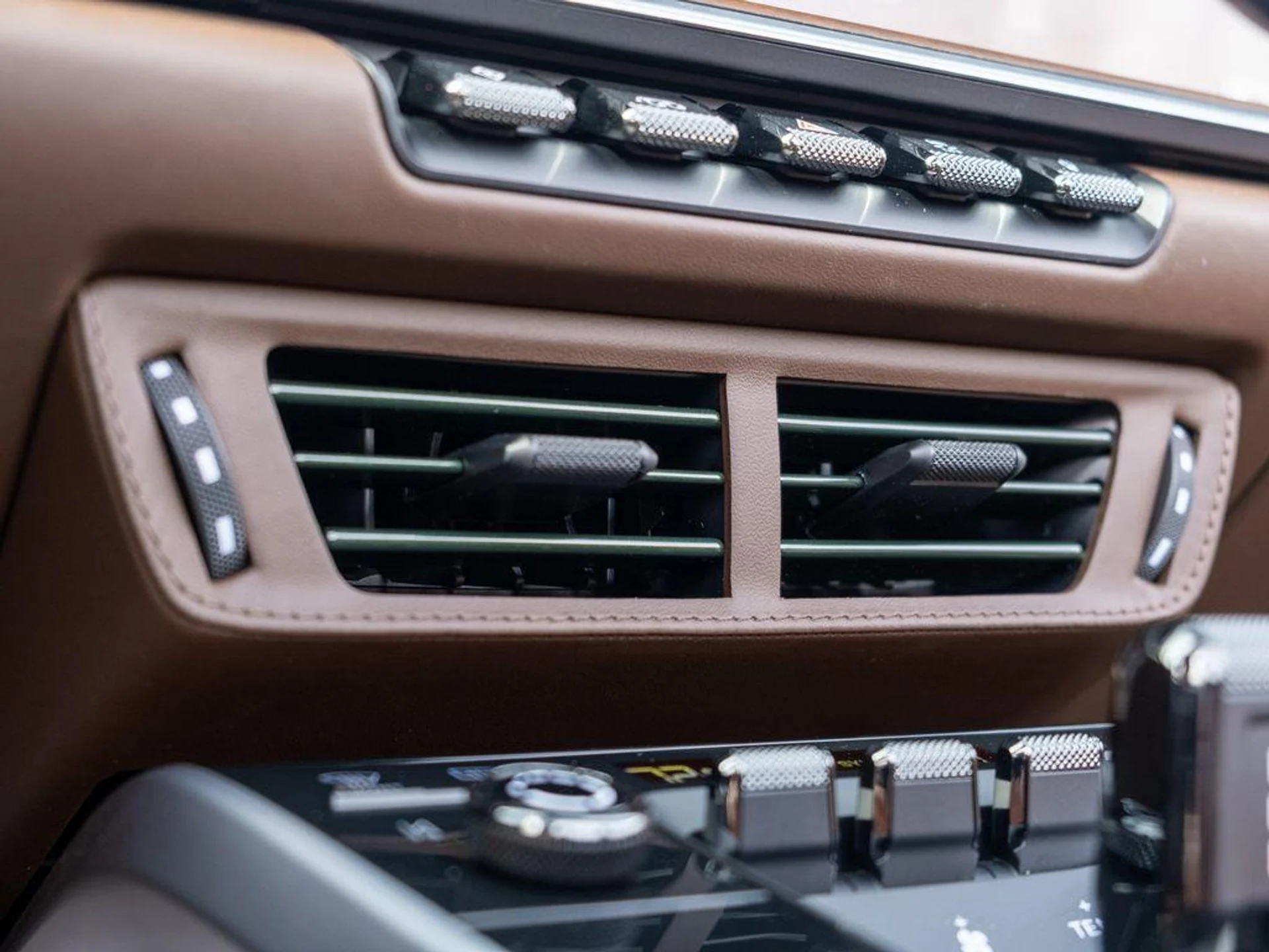 mph029_2044334779_Z_Kh_MPI_Qror_Eo_JNY_CQ_0_Vc8_H_Dc_FI_b32fa04529