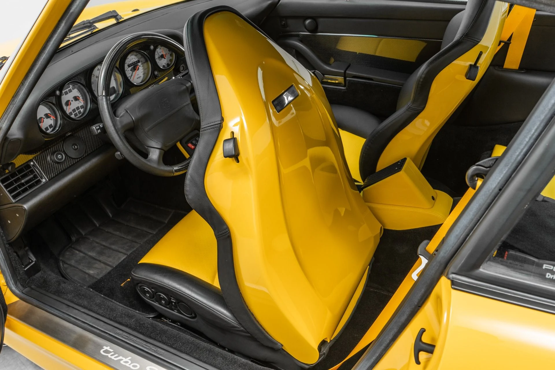 mph029_2048815276_Used_1997_Porsche_911_Turbo_S_1759858947_4eee7cba17