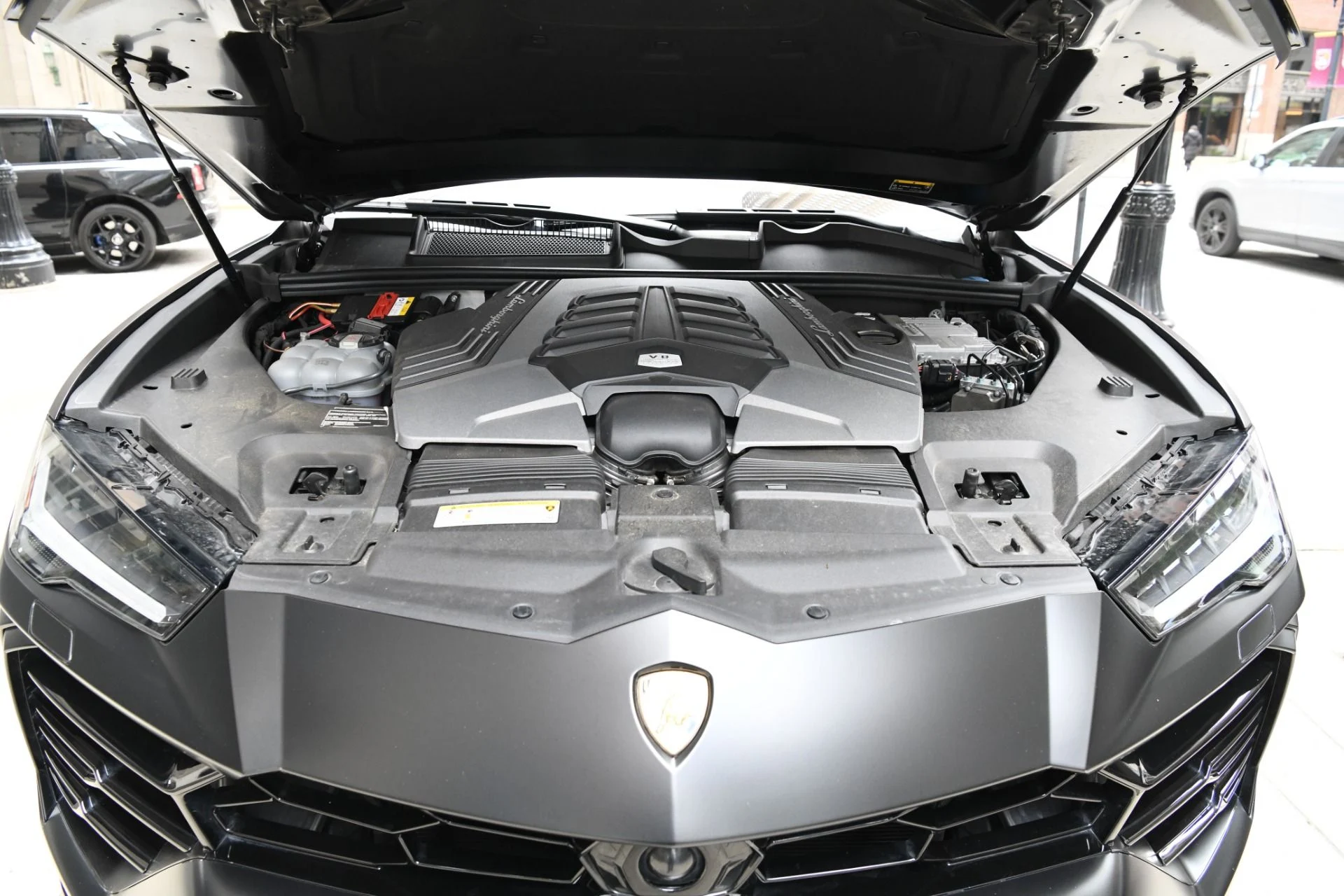 mph029_2049372185_Used_2021_Lamborghini_Urus_1762030192_b4d5291432