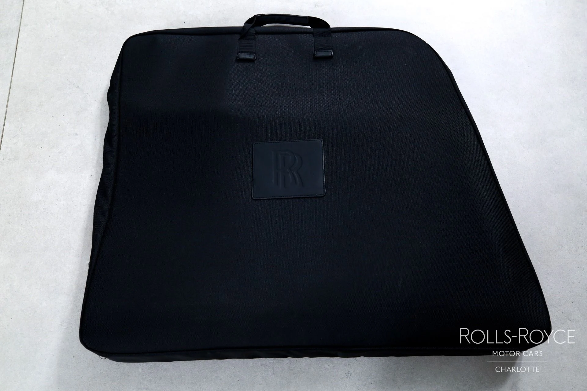 mph029_2051242960_Used_2019_Rolls_Royce_Black_Badge_Dawn_1783112300_8d778fefb3