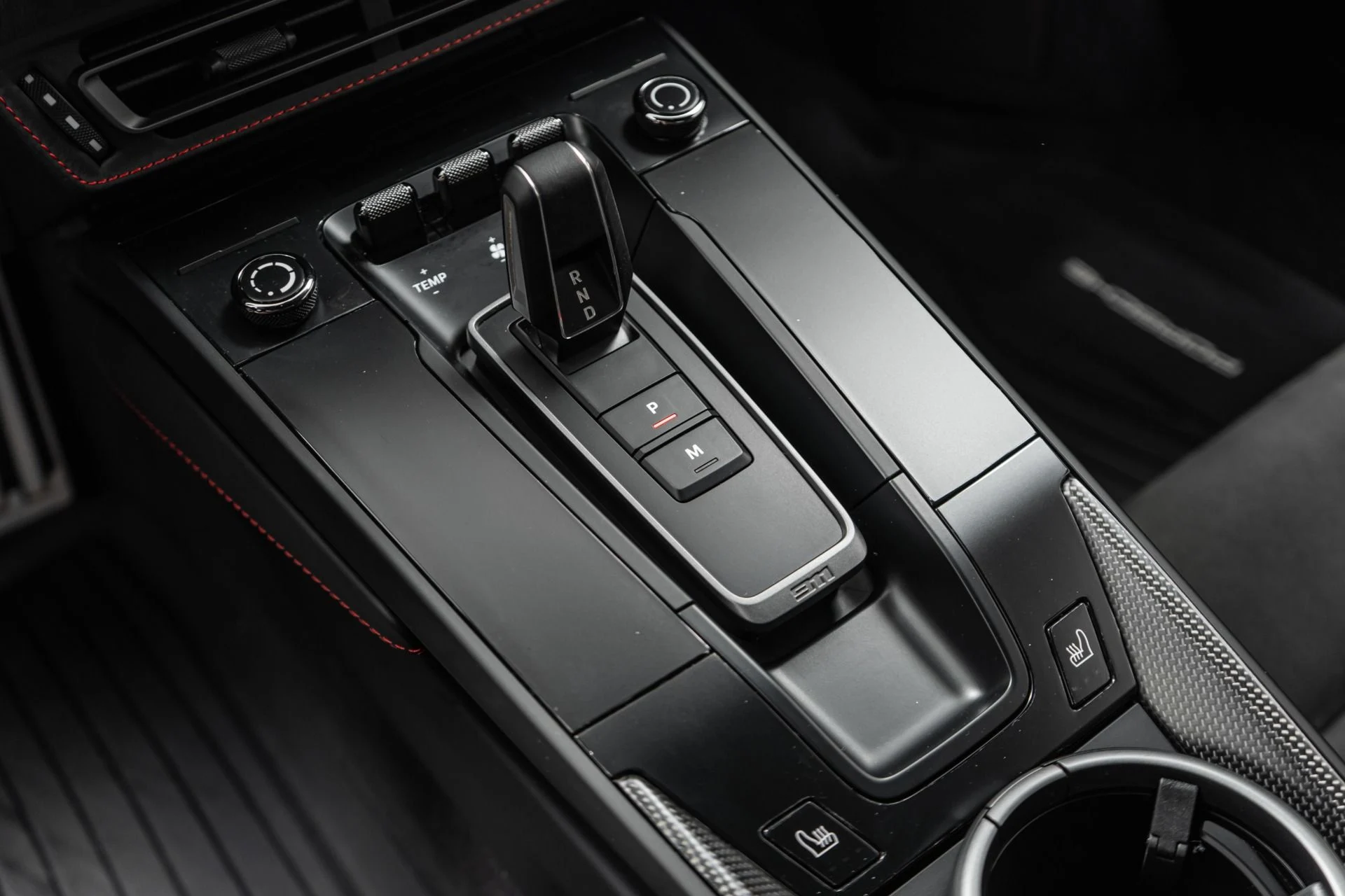 mph029_205331081_Used_2024_Porsche_911_Dakar_Martini_Livery_Carbon_Roof_570_of_2500_1777055109_da49194535