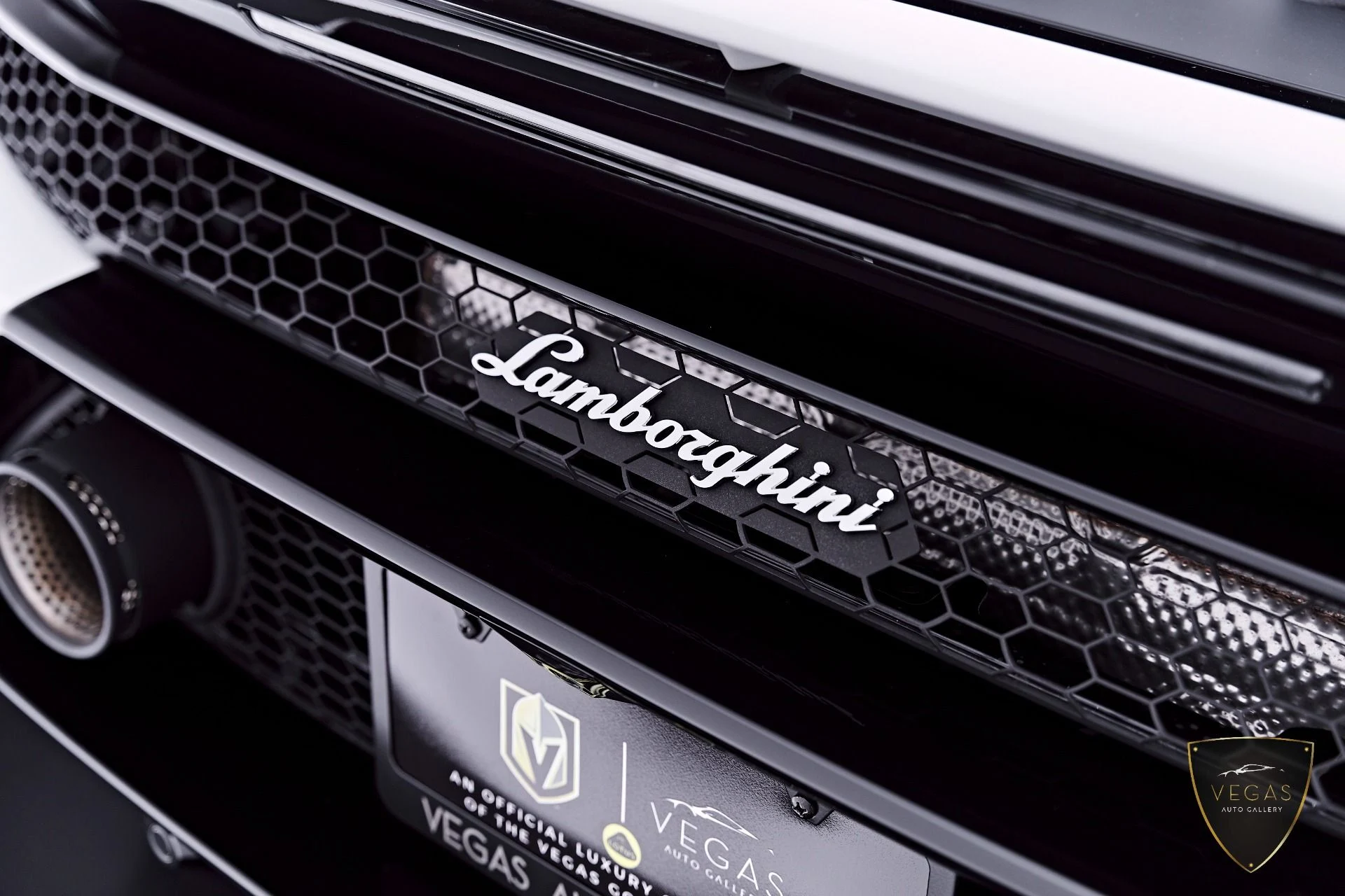 mph029_2053373826_Used_2022_Lamborghini_Huracan_EVO_Base_1782344281_3ed3105382