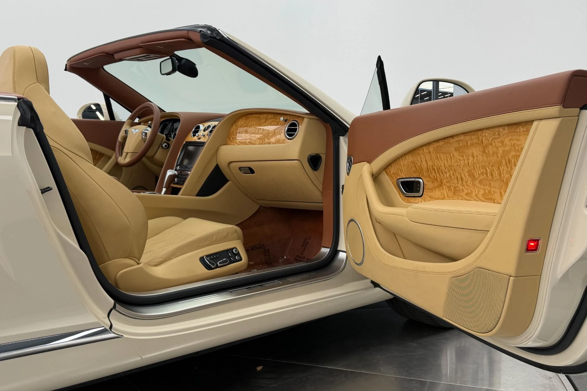 mph029_2062406442_Used_2015_Bentley_Continental_GTC_W12_Mulliner_Driving_Specification_1785534875_6fdd64da0c