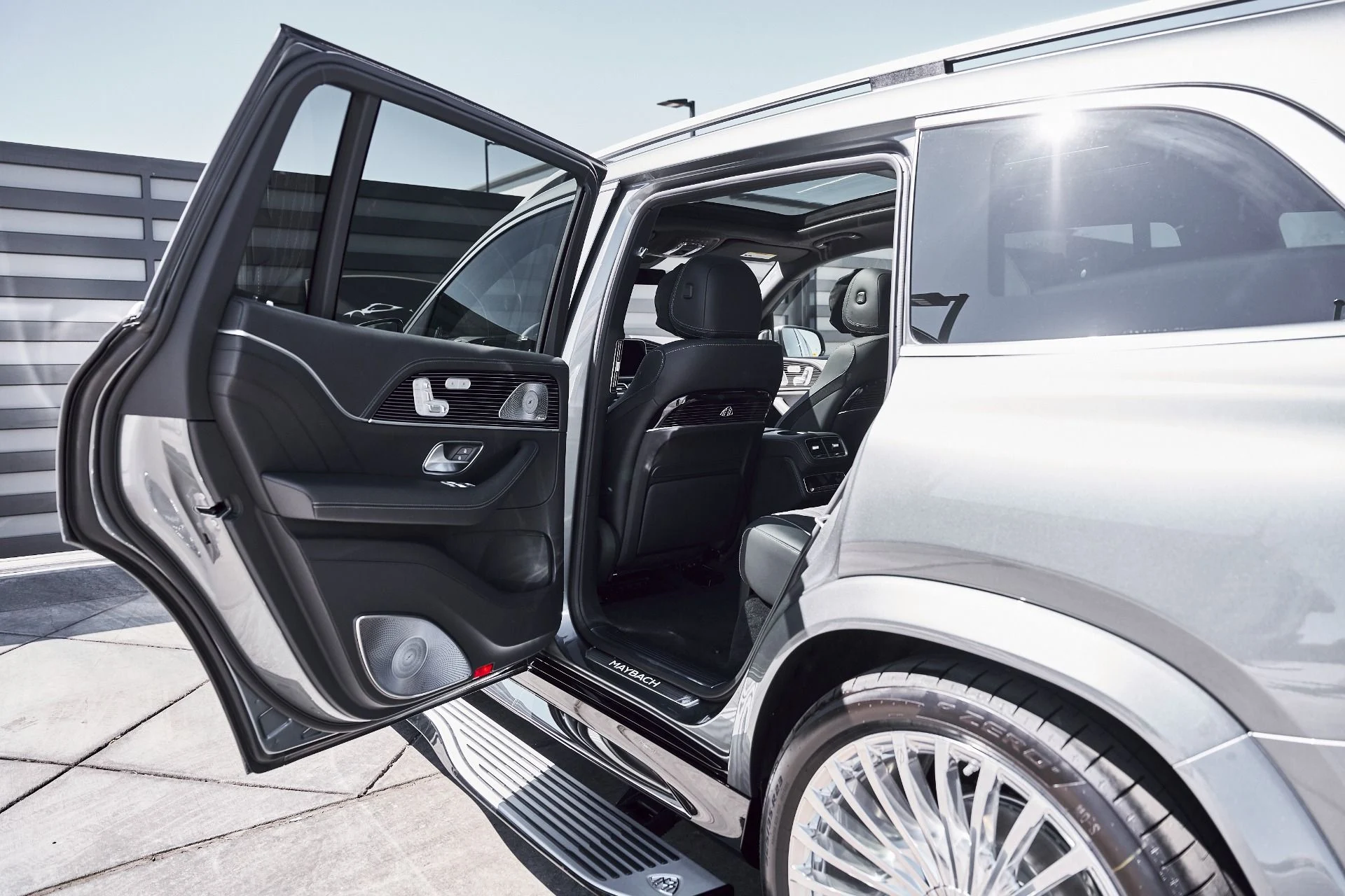 mph029_2063794395_Used_2026_Mercedes_Benz_GLS_Maybach_GLS_600_1776125291_40ed10acbe