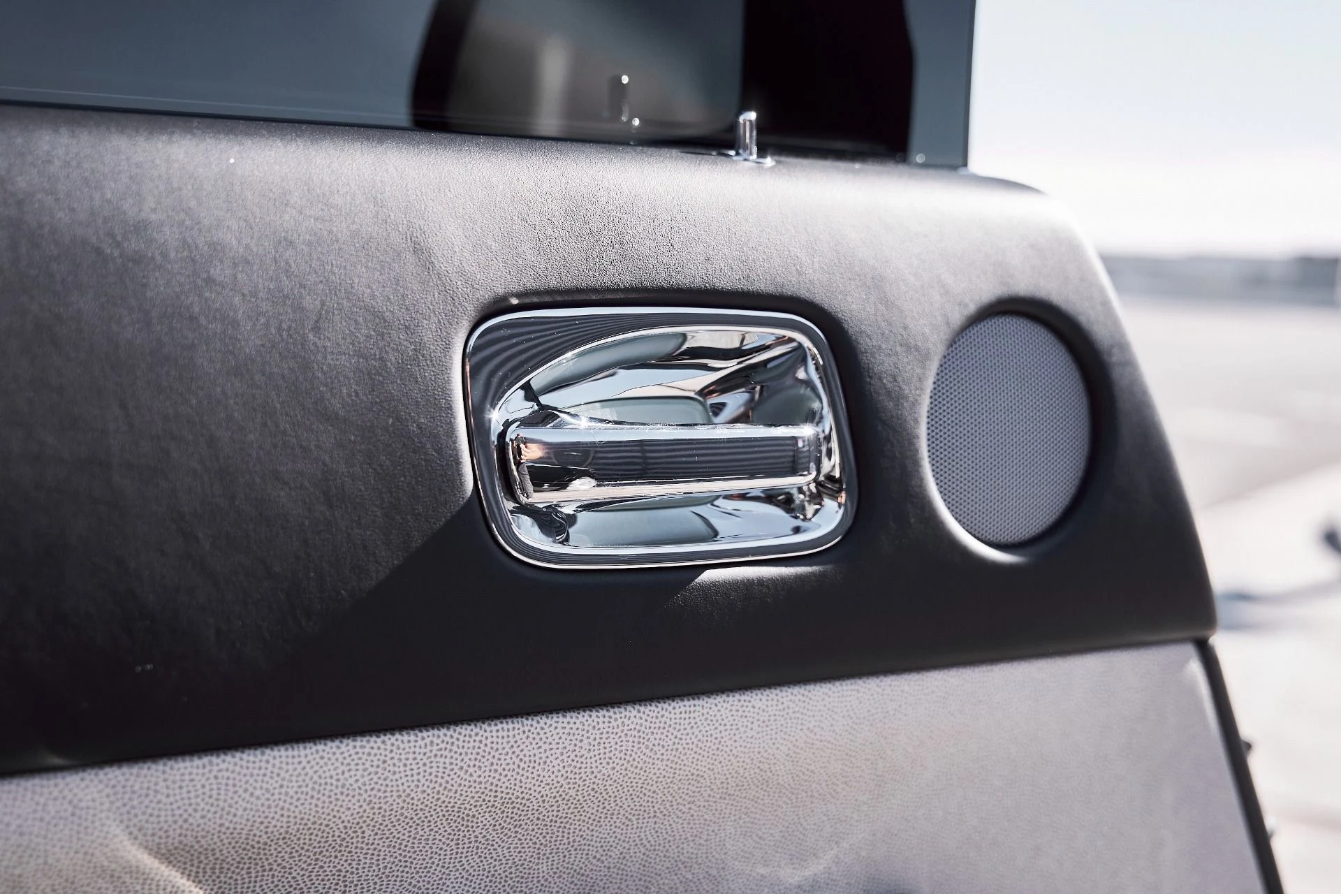 mph029_2063833114_Used_2015_Rolls_Royce_Wraith_1770669832_12ad35e2ad