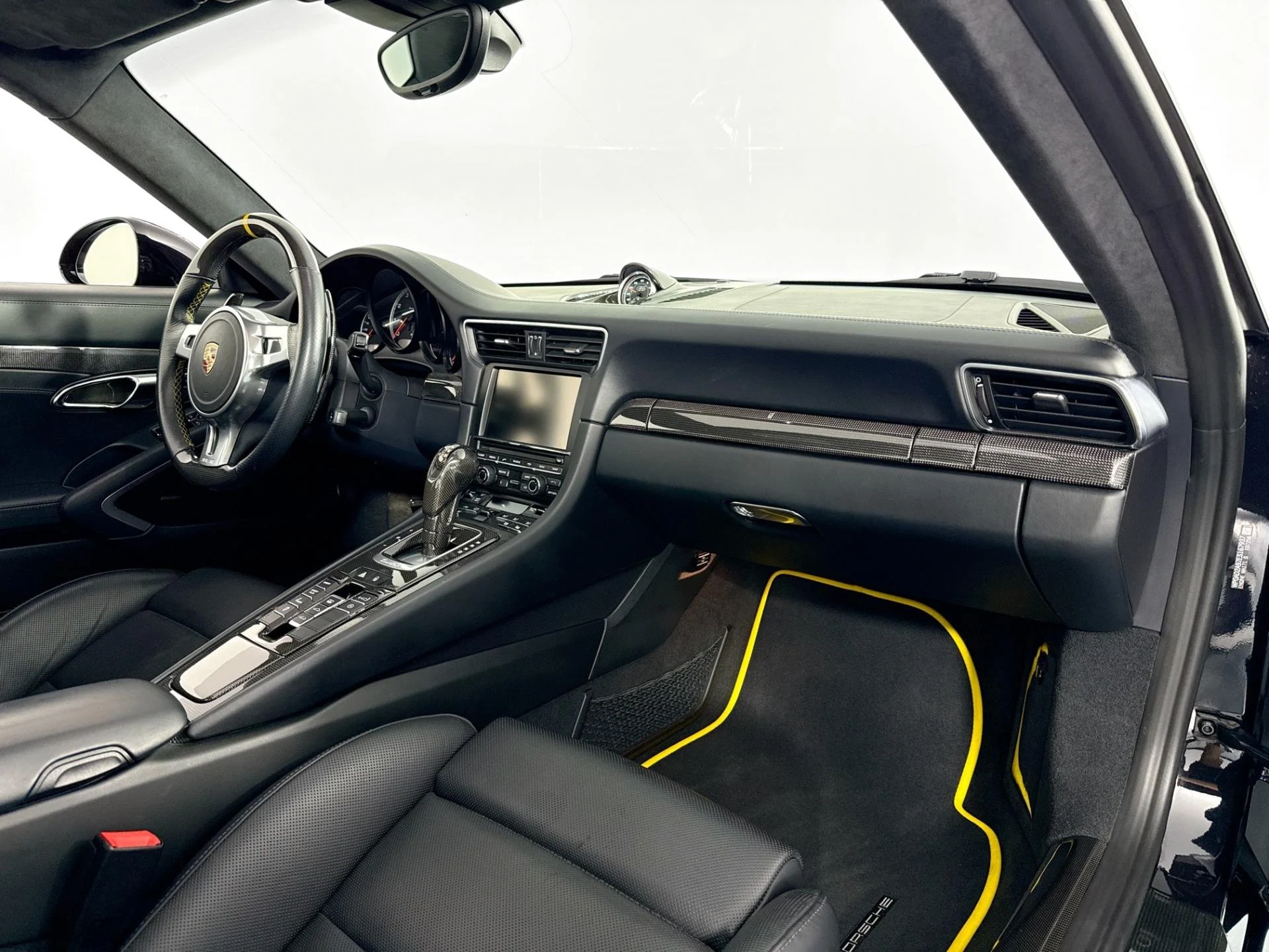 mph029_2065459476_Used_2014_Porsche_911_Turbo_S_1785187761_1922ec5ee8
