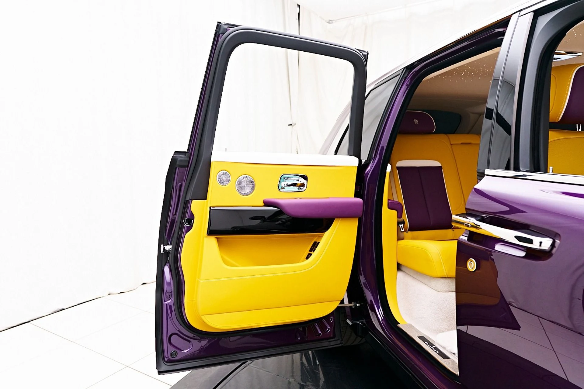 mph029_2068194448_Used_2025_Rolls_Royce_Cullinan_Base_1736646133_b4e7c72908