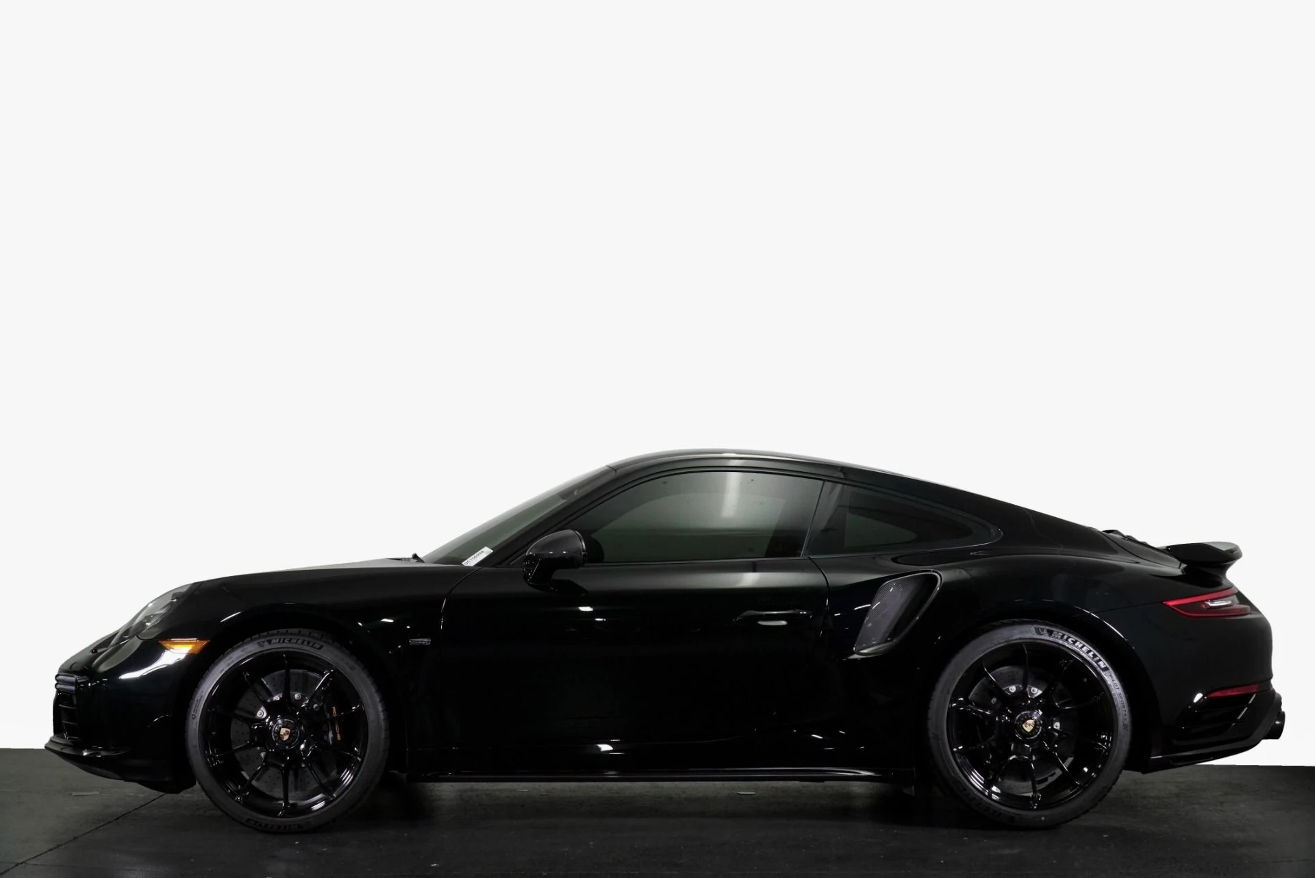 mph029_2070769370_Used_2018_Porsche_911_Turbo_S_1775836607_afc9d93669