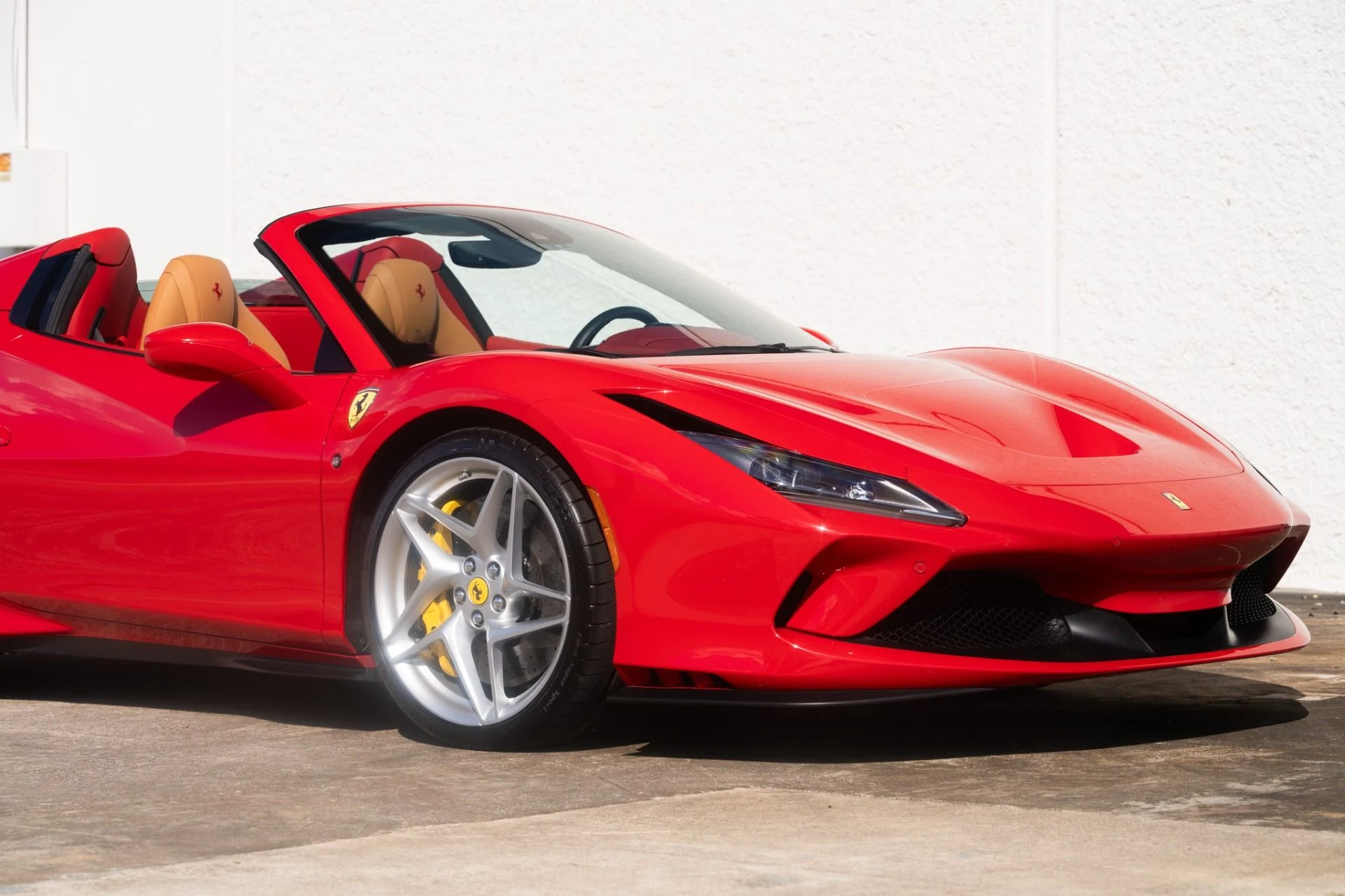 mph029_2077363413_Used_2023_Ferrari_F8_Spider_1759528459_27c44a3bfa