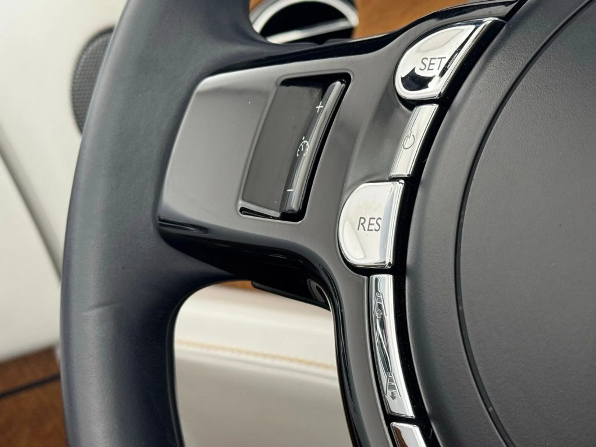 mph029_2089136860_5bzop9bpx8n3e03j9t5htet4cwwx_02e403491e