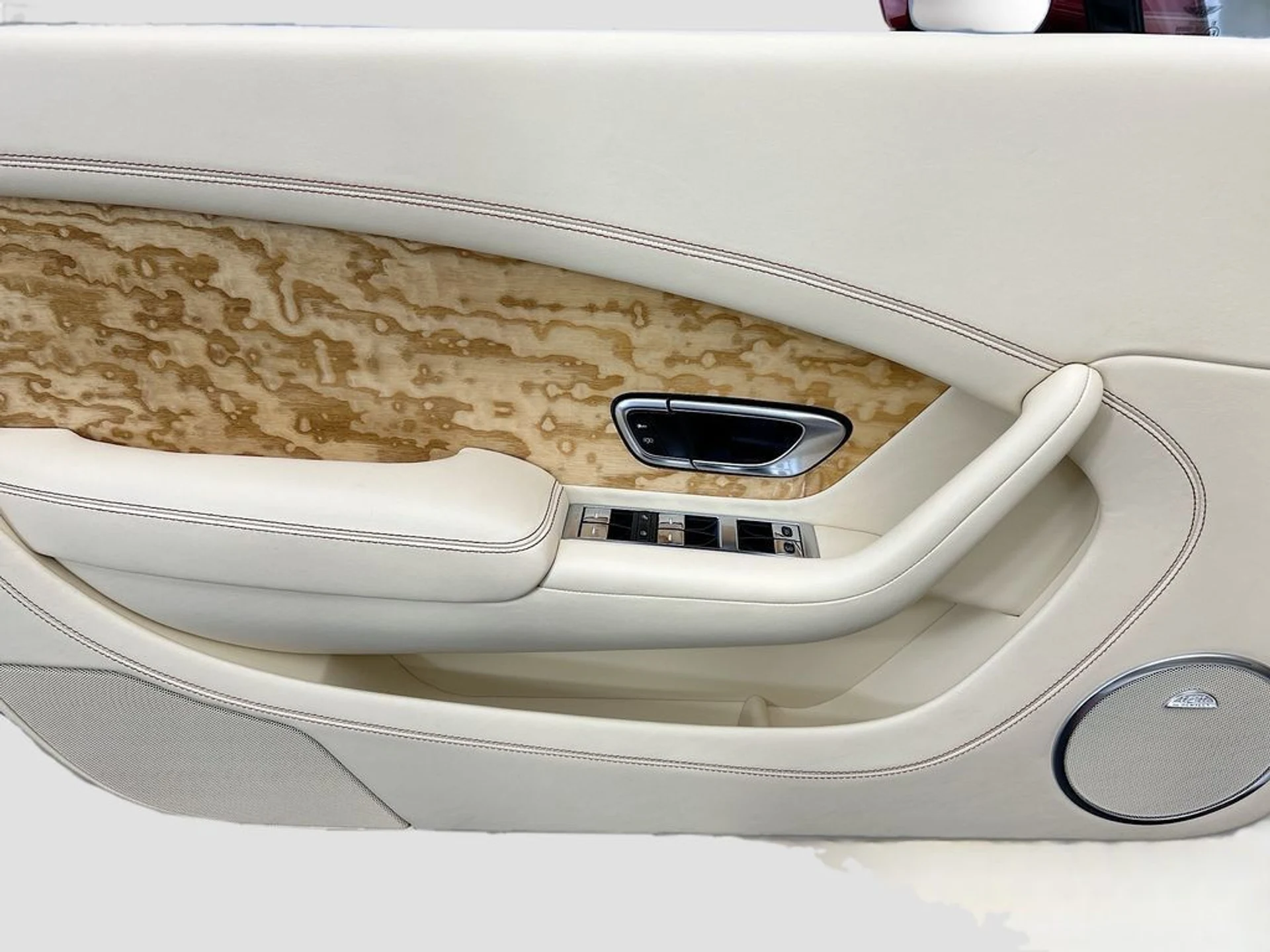 mph029_2090922479_used_2017_bentley_continental_gtv8convertible_8119_22991811_30_1024_519fe8d74d